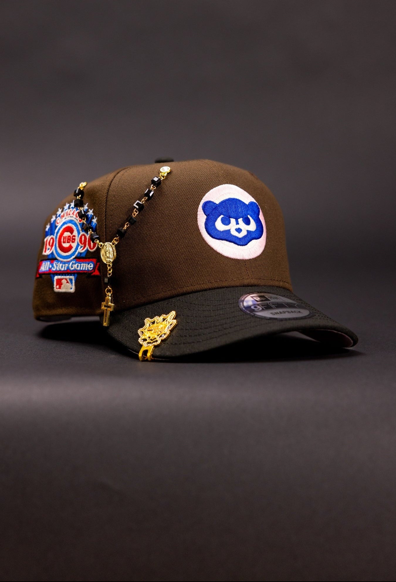 SNAPBACK DE DOS TONOS 9FIFTY MOCHA/NEGRO CHICAGO CUBS EXCLUSIVO DE NEW ERA CON PARCHE DEL JUEGO ALL STAR DE 1990 