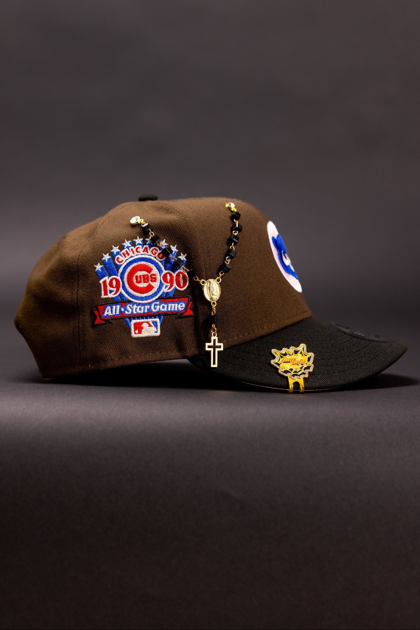 SNAPBACK DE DOS TONOS 9FIFTY MOCHA/NEGRO CHICAGO CUBS EXCLUSIVO DE NEW ERA CON PARCHE DEL JUEGO ALL STAR DE 1990 