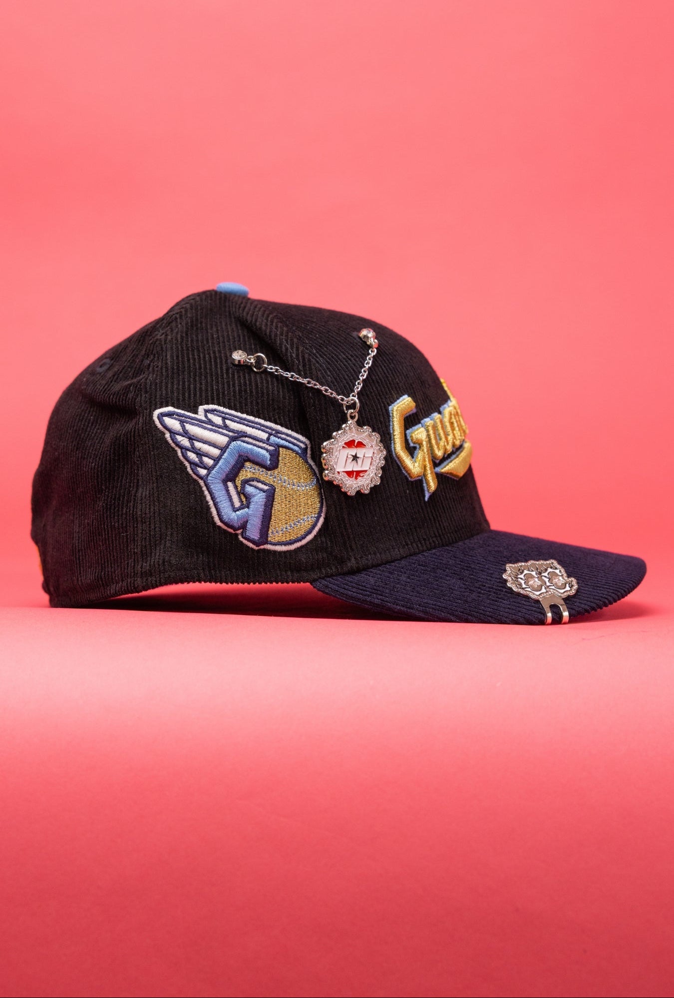 NEW ERA EXCLUSIVE 59FIFTY BLACK/NAVY CORDUROY CLEVELAND GURADIANS W// GUARDIANS LOGO SIDE PATCH