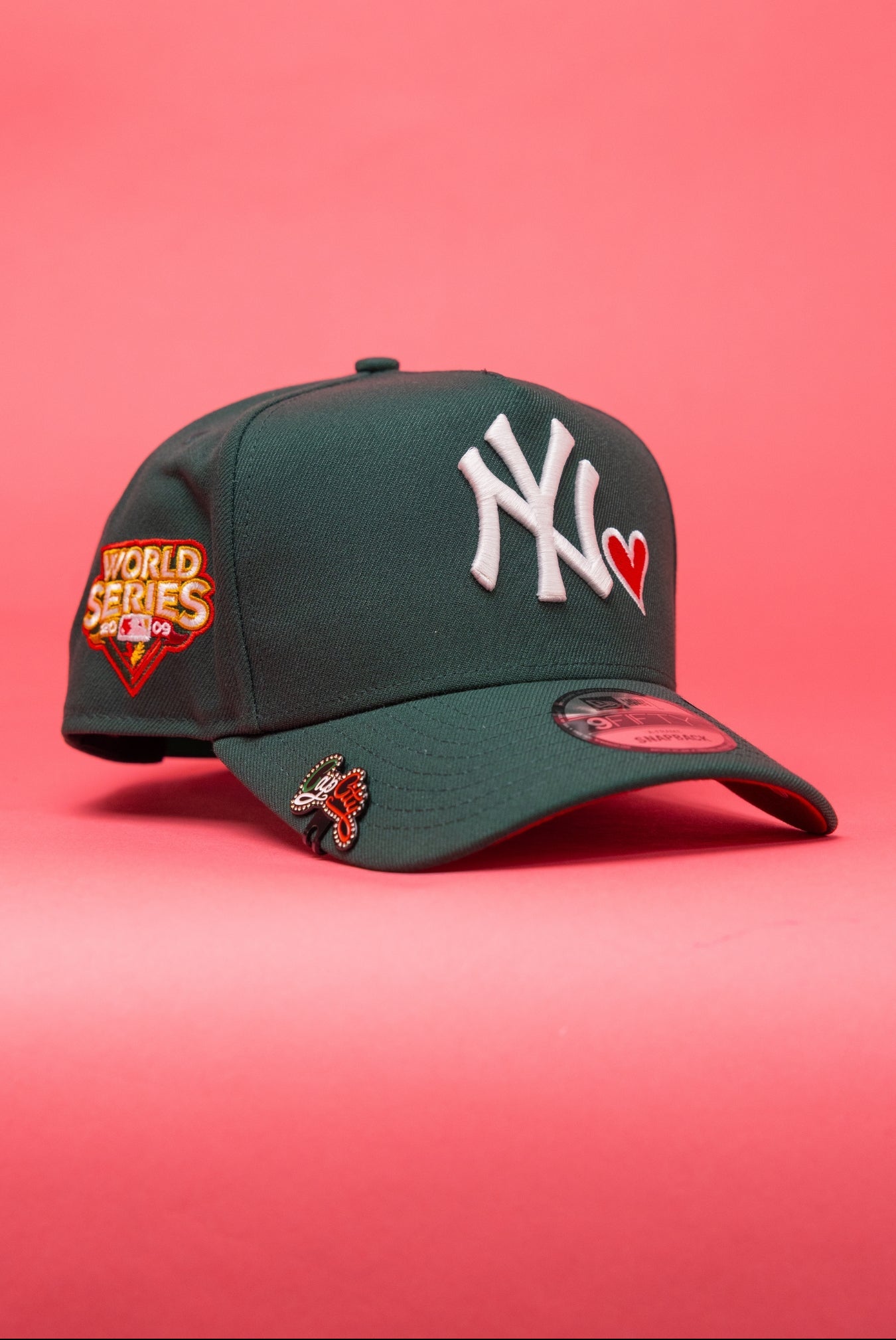 NEW ERA 9FIFTY A-FRAME FOREST GREEN NEW YORK YANKEES W/ HEART + WORLD SERIES SIDE PATCH