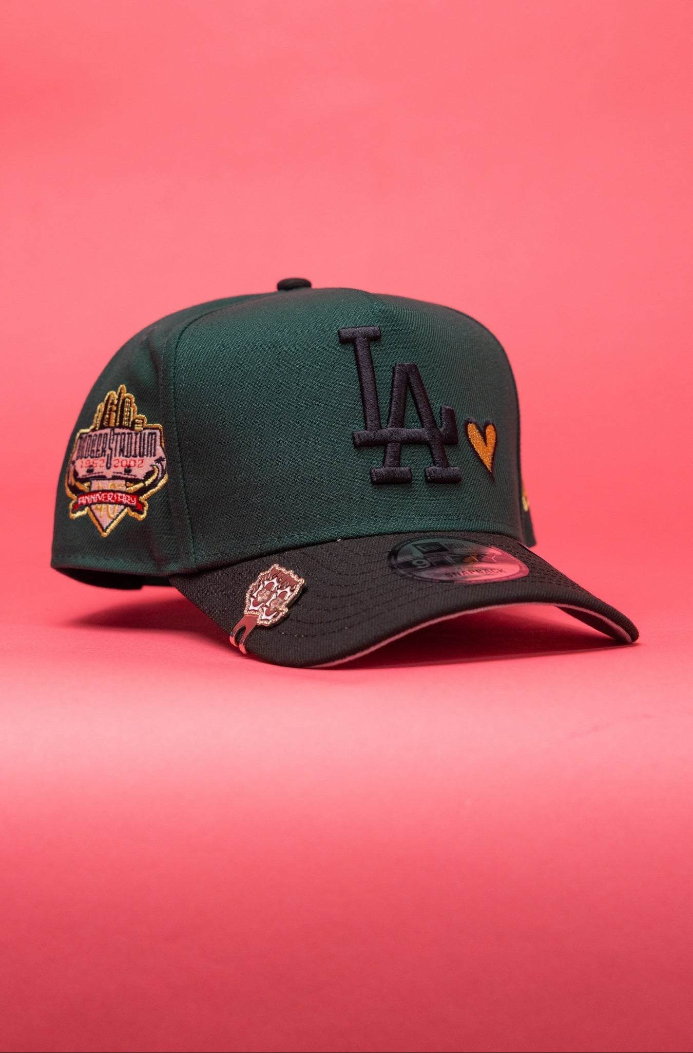 NEW ERA 9FIFTY A-FRAME FOREST GREEN/BLACK LOS ANGELES DODGERS W/ HEART + 40TH ANNIVERSARY SIDE PATCH