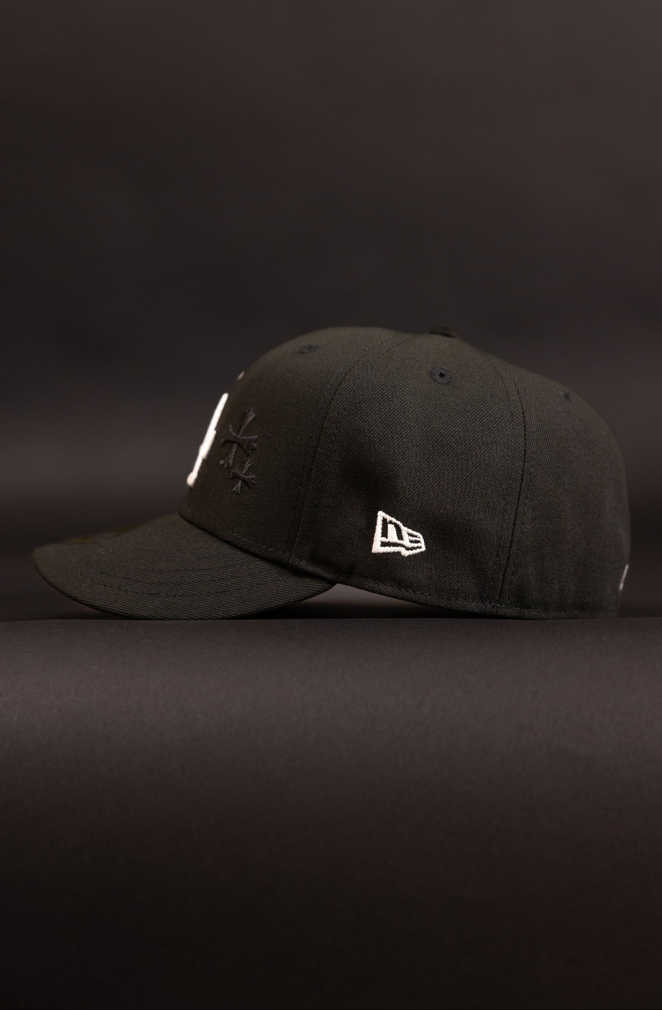NEW ERA EXCLUSIVE 59FIFTY BLACK LOS ANGELES DODGERS W/ BLOOMING ROSE + CHAMPIONS SIDE PATCH