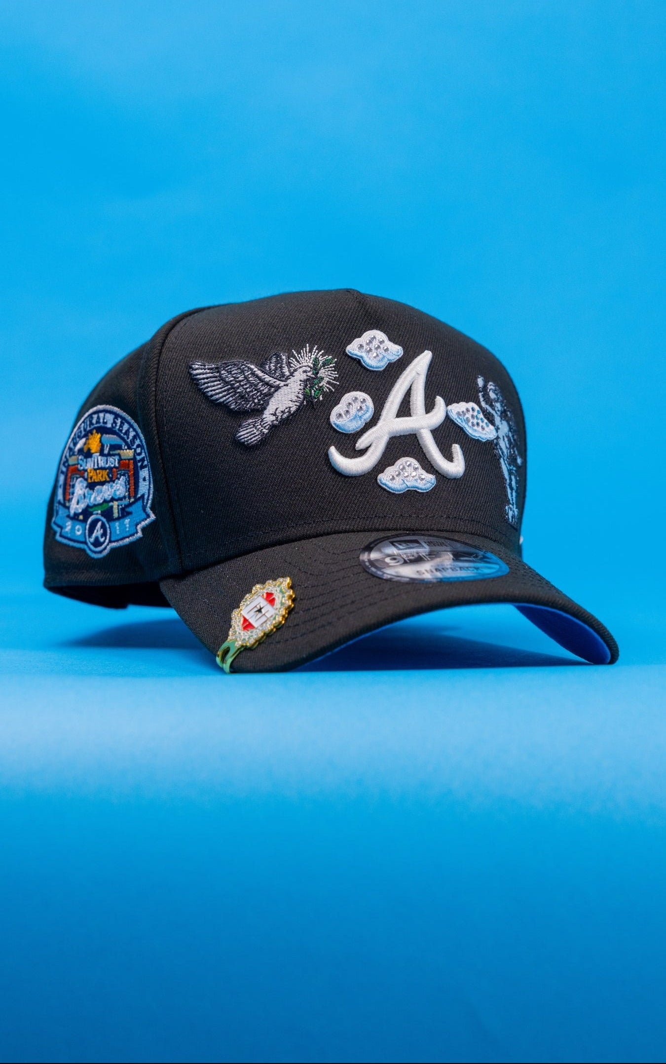 NEW ERA EXCLUSIVE 9FIFTY A-FRAME BLACK ATLANTA BRAVES "HEAVENLY CITY" W/ INAUGURAL SEASON SIDE PATCH