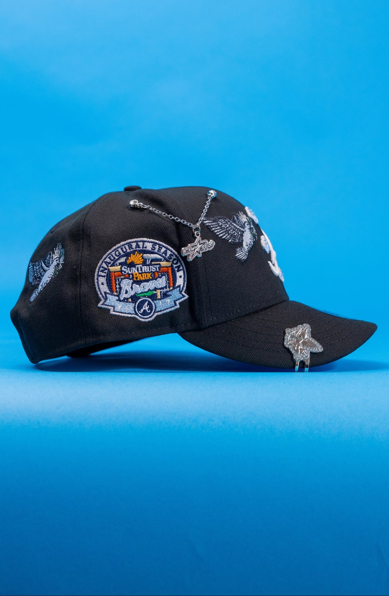 NEW ERA EXCLUSIVE 9FIFTY BLACK ATLANTA BRAVES "HEAVENLY CITY" SNAPBACK W/ INAUGURAL SEASON SIDE PATCH