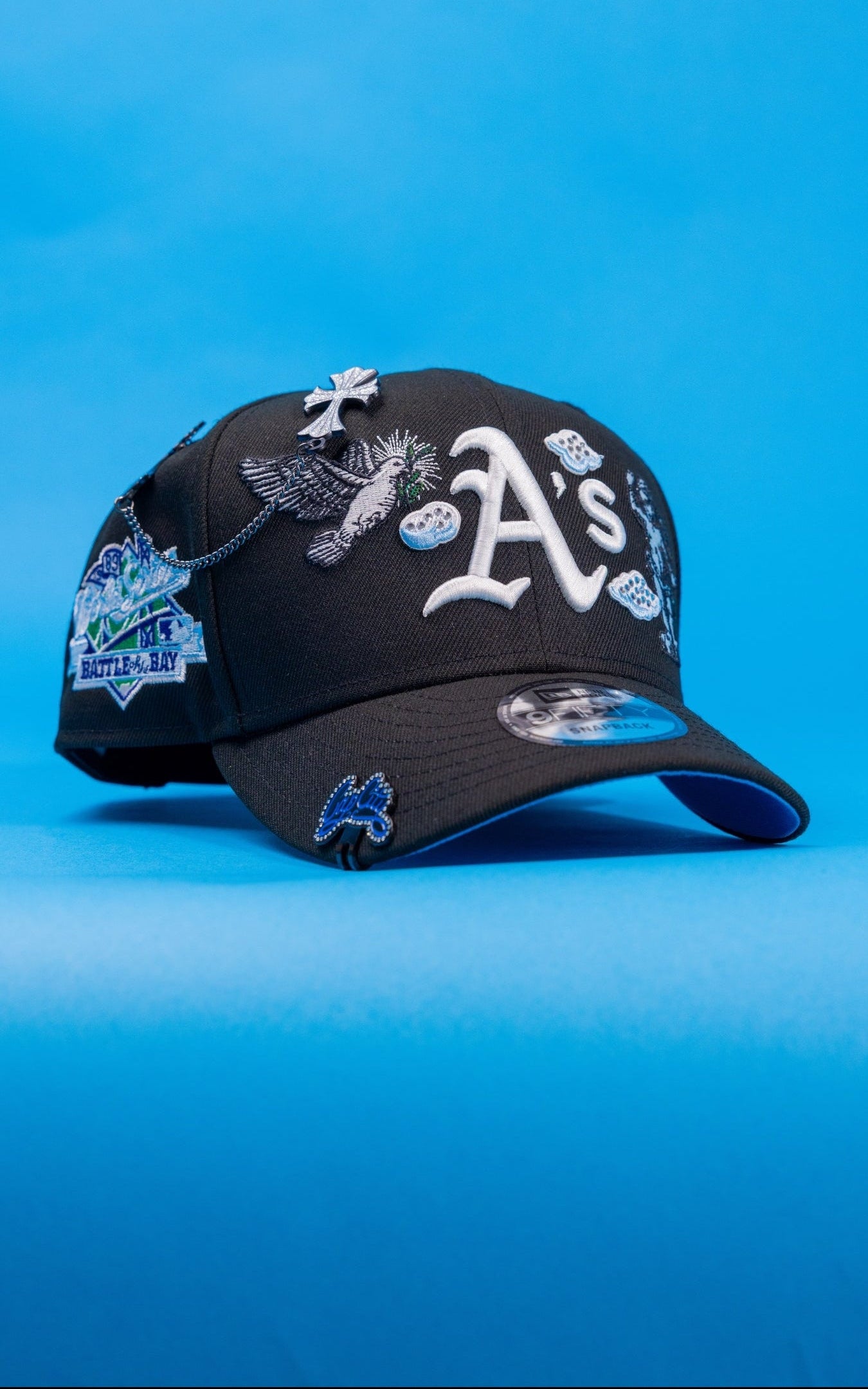NEW ERA EXCLUSIVE 9FIFTY BLACK OAKLAND ATHLETICS "HEAVENLY CITY" SNAPBACK W/ BATTLE OF THE BAY SIDE PATCH