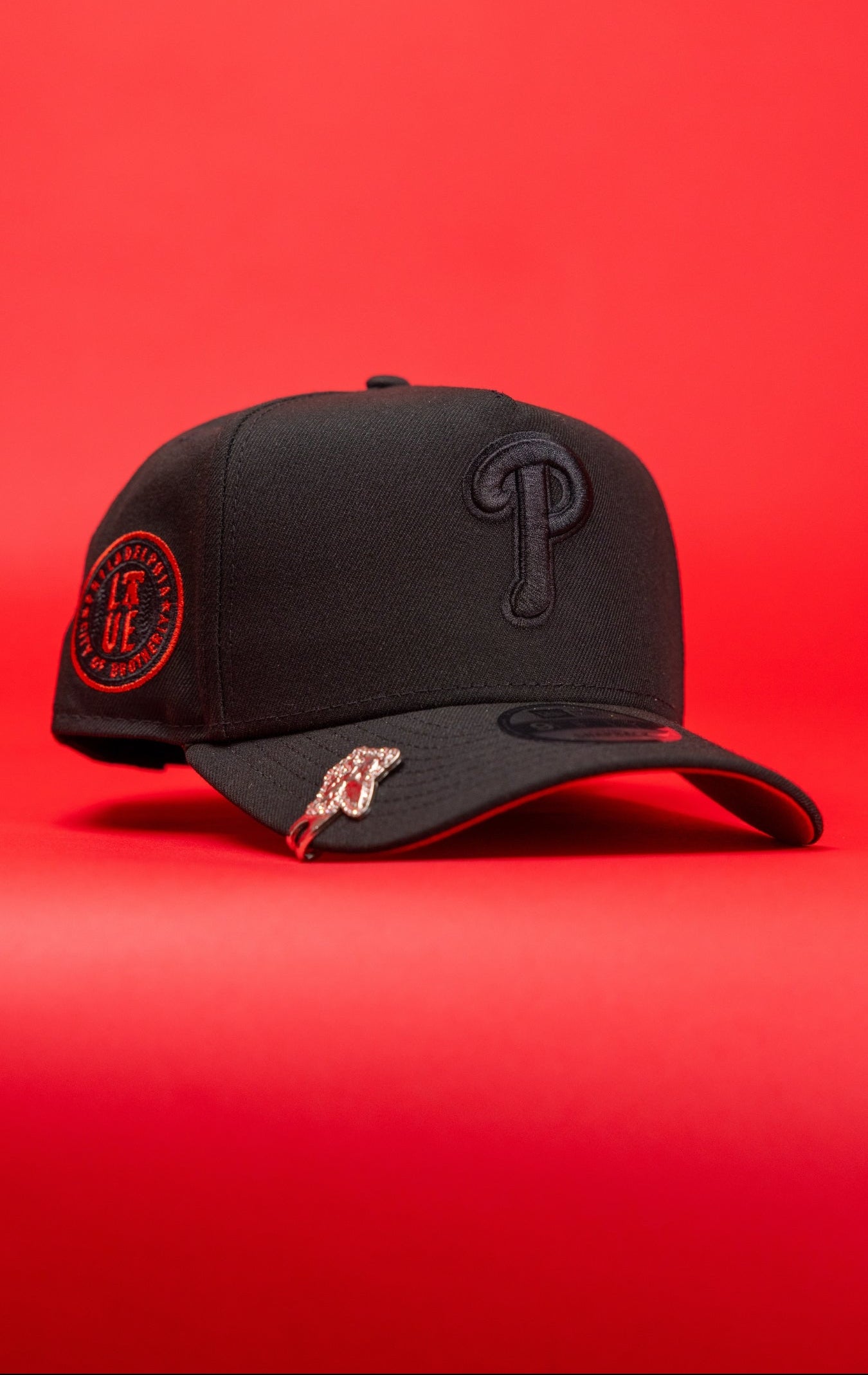 NEW ERA 9FIFTY A-FRAME BLACKED OUT PHILADELPHIA PHILLIES SNAPBACK W/  SIDE PATCH
