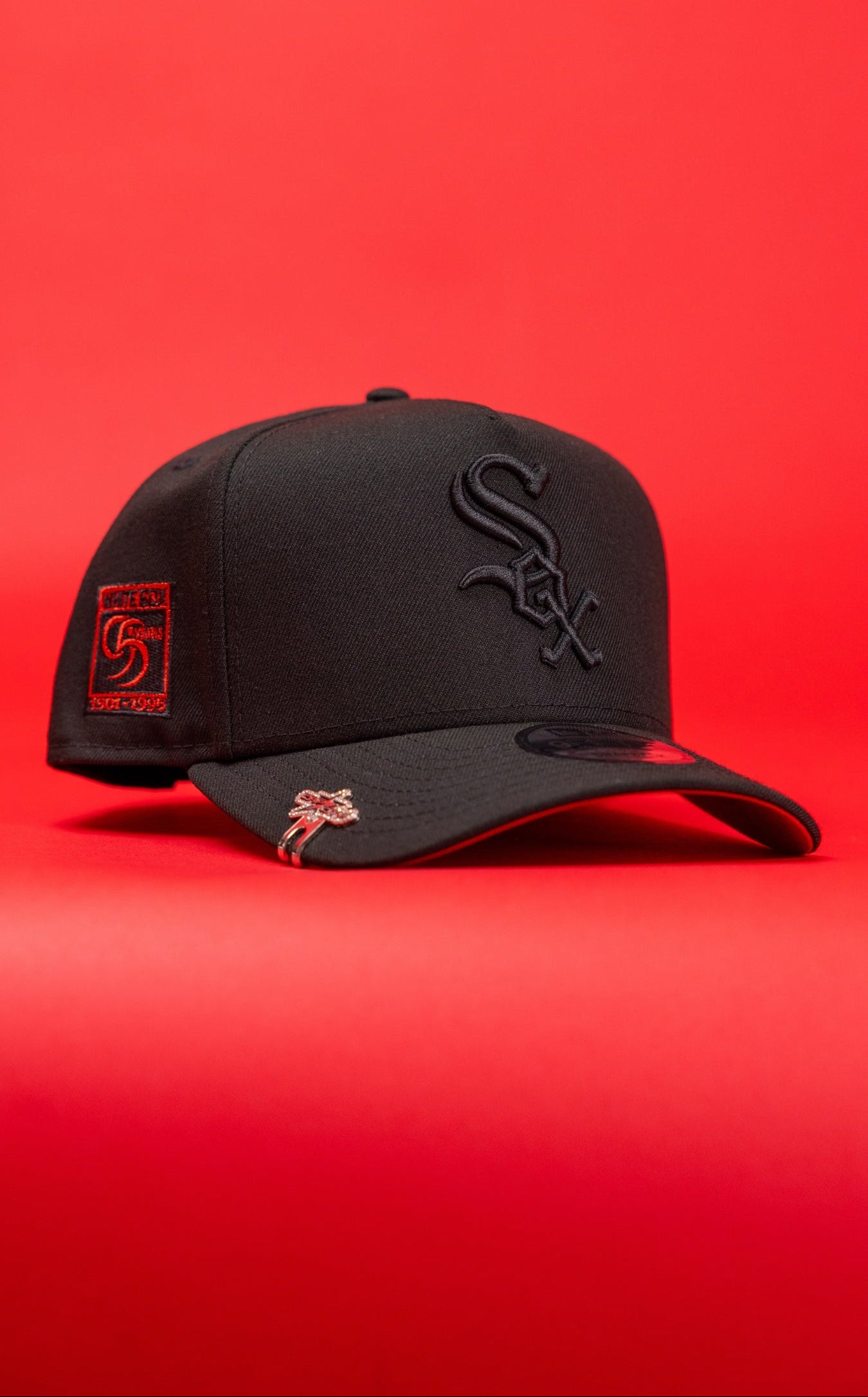 NEW ERA 9FIFTY A-FRAME BLACKED OUT CHICAGO WHITE SOX SNAPBACK W/ 95TH ANNIVERSARY SIDE PATCH