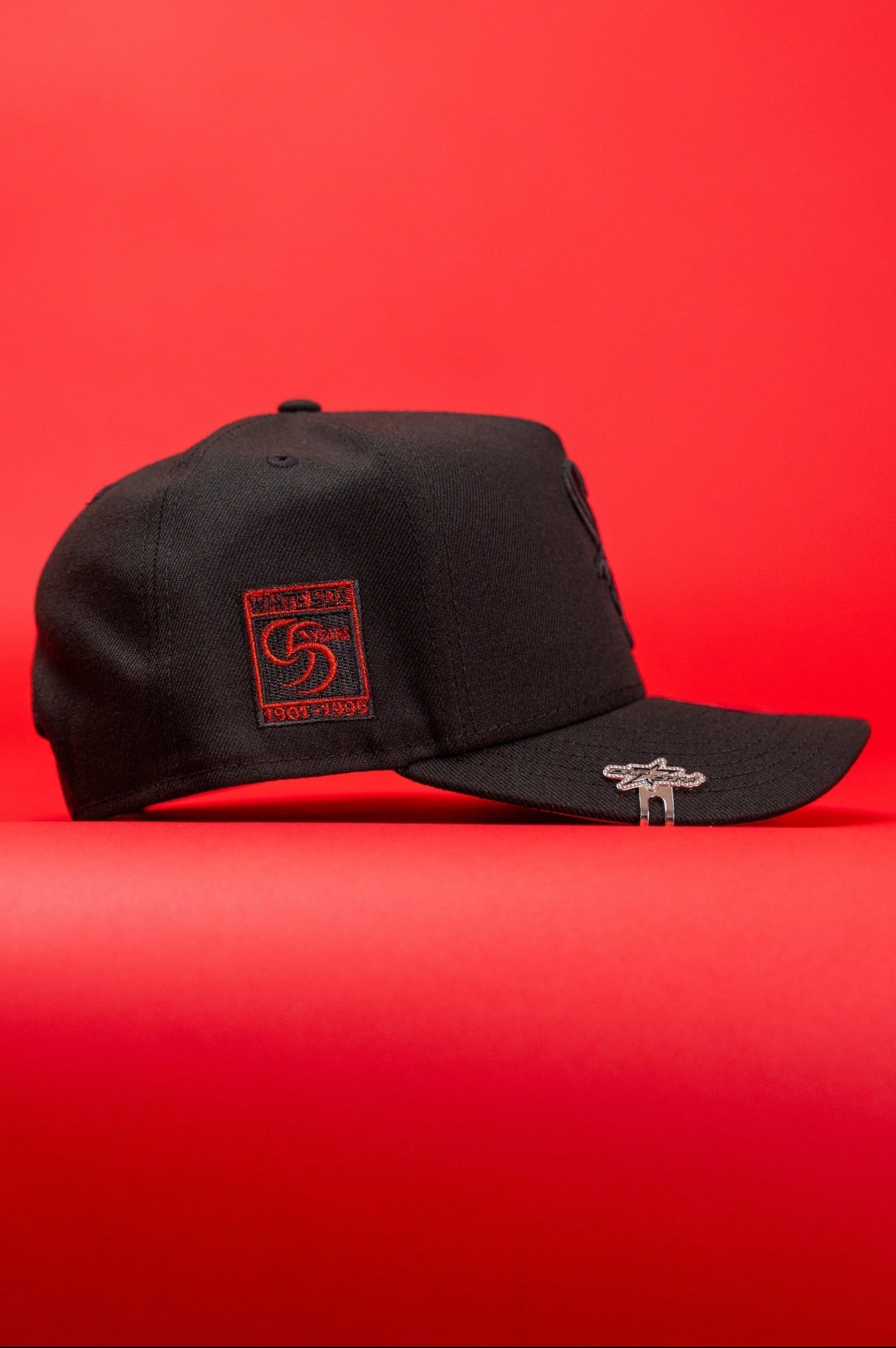 NEW ERA 9FIFTY A-FRAME BLACKED OUT CHICAGO WHITE SOX SNAPBACK W/ 95TH ANNIVERSARY SIDE PATCH
