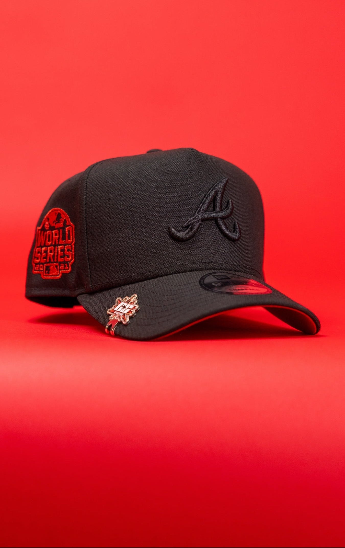NEW ERA 9FIFTY A-FRAME BLACKED OUT ATLANTA BRAVES SNAPBACK W/ WORLD SERIES SIDE PATCH
