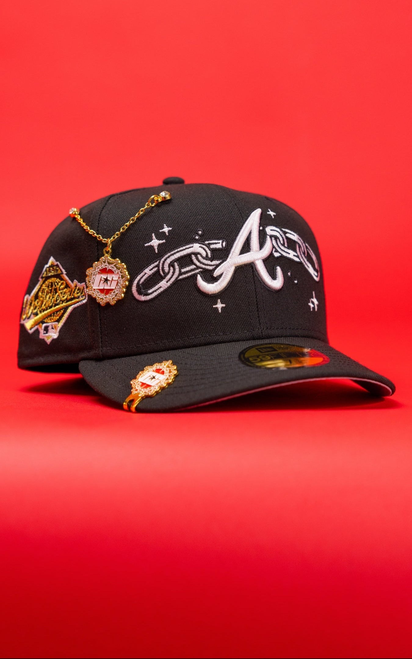 NEW ERA EXCLUSIVE 59FIFTY BLACK ATLANTA BRAVES W/ EMBROIDERY + 1996 WORLD SERIES SIDE PATCH