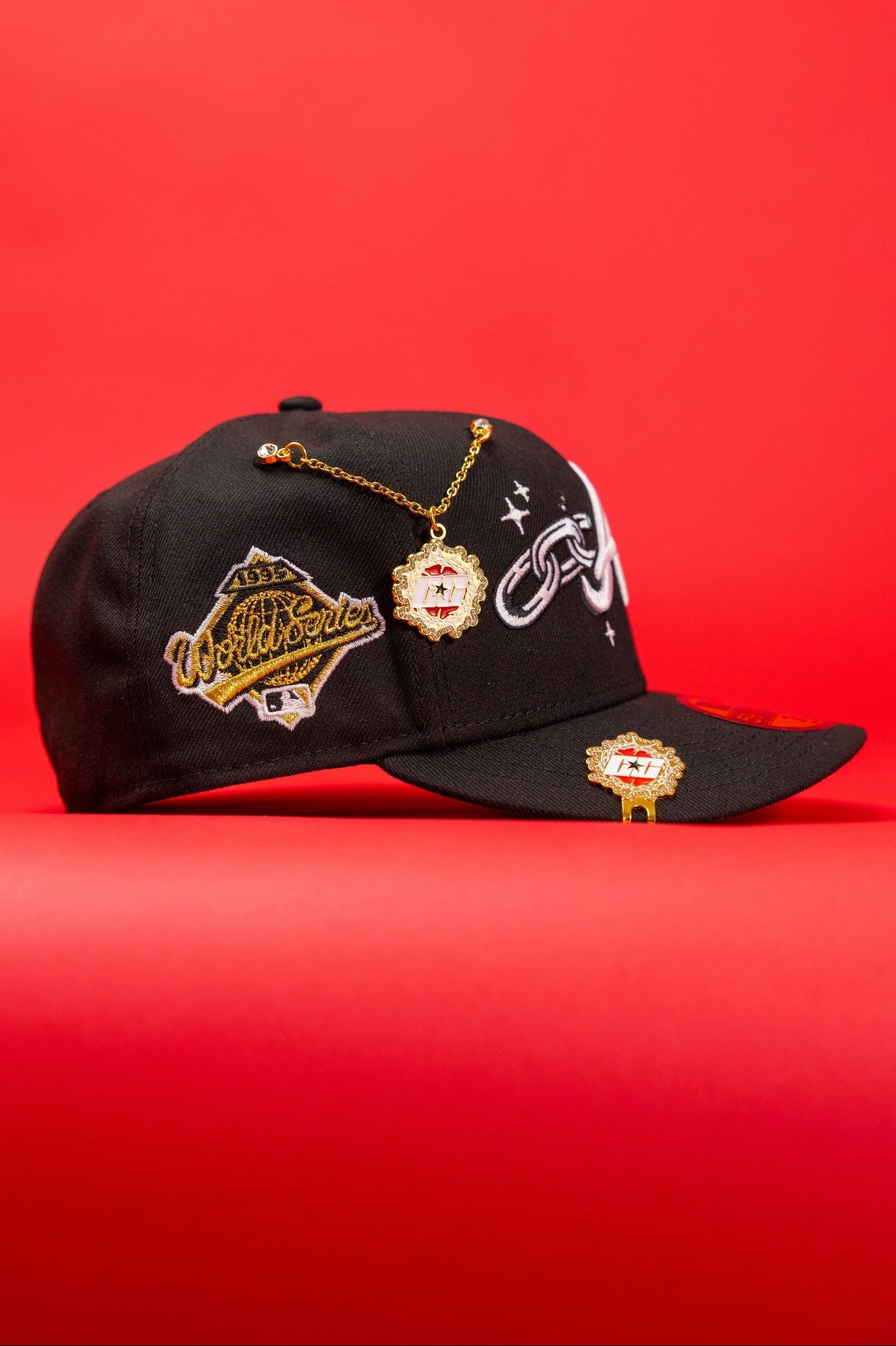 NEW ERA EXCLUSIVE 59FIFTY BLACK ATLANTA BRAVES W/ EMBROIDERY + 1996 WORLD SERIES SIDE PATCH