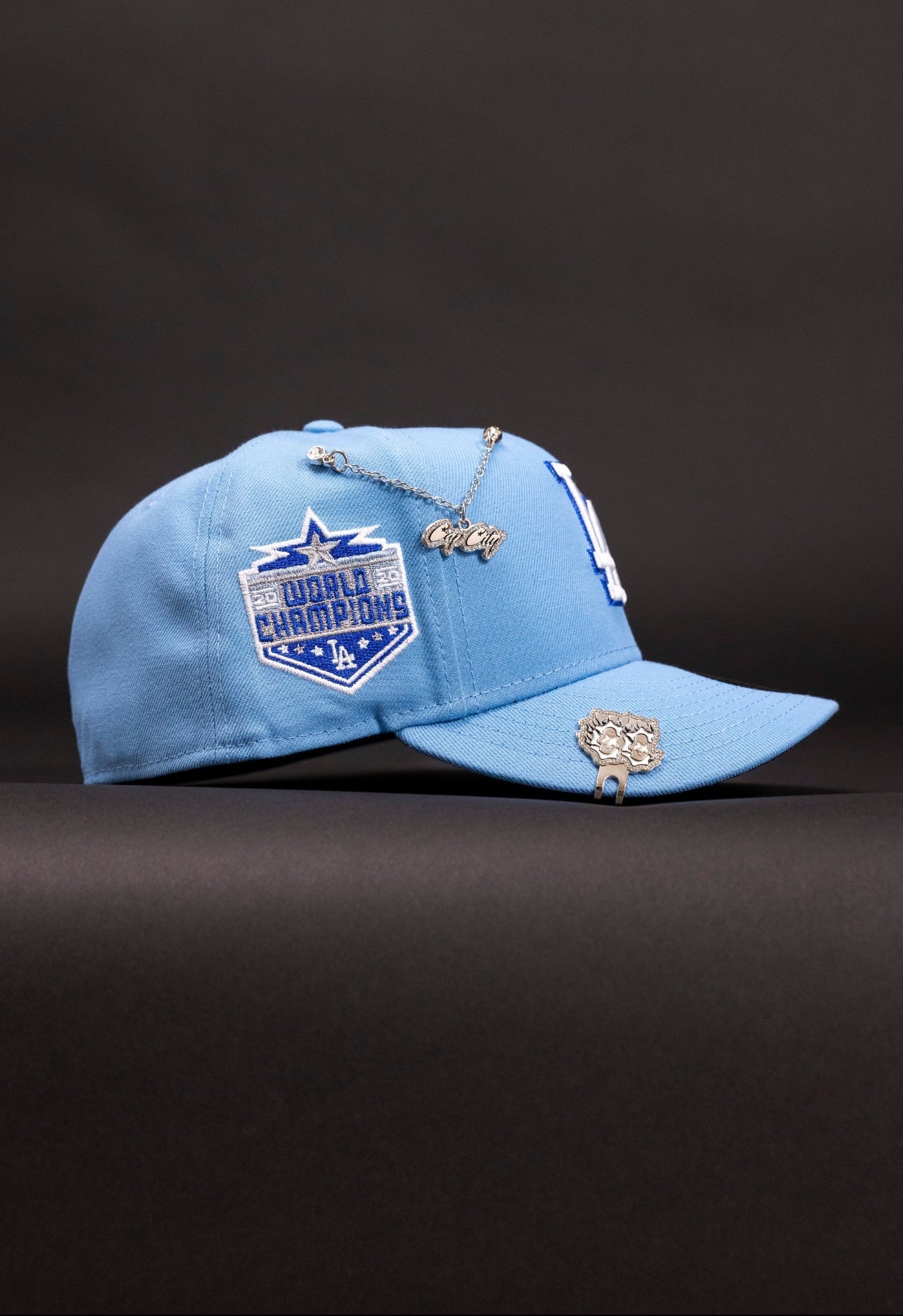 NEW ERA EXCLUSIVE 59FIFTY ICY BLUE LOS ANGELES DODGERS W/ WORLD CHAMPIONS SIDE PATCH
