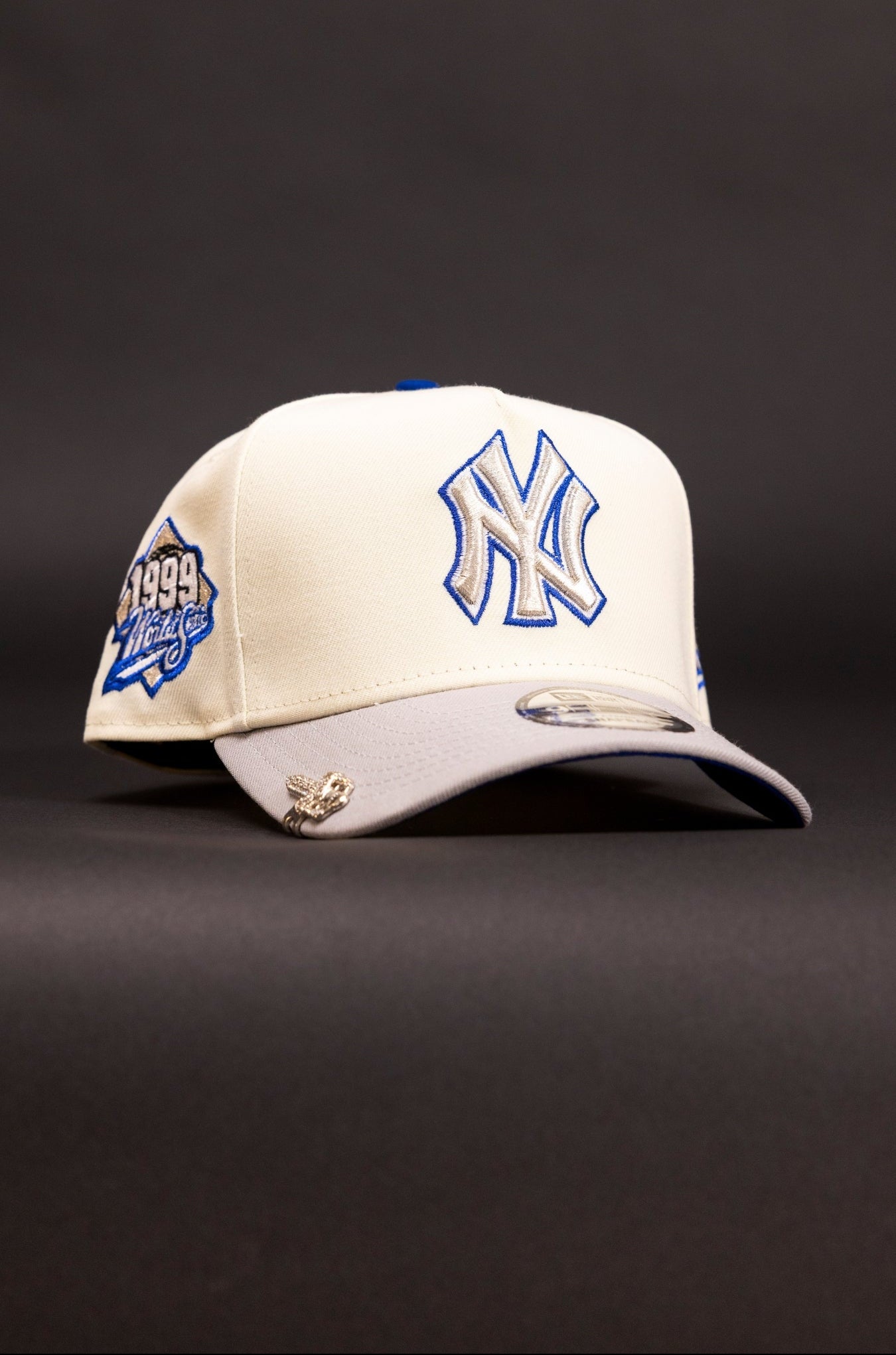 NEW ERA 9FIFTY A-FRAME CHROME/GREY NEW YORK YANKEES SNAPBACK W/ 1999 WORLD SERIES SIDE PATCH