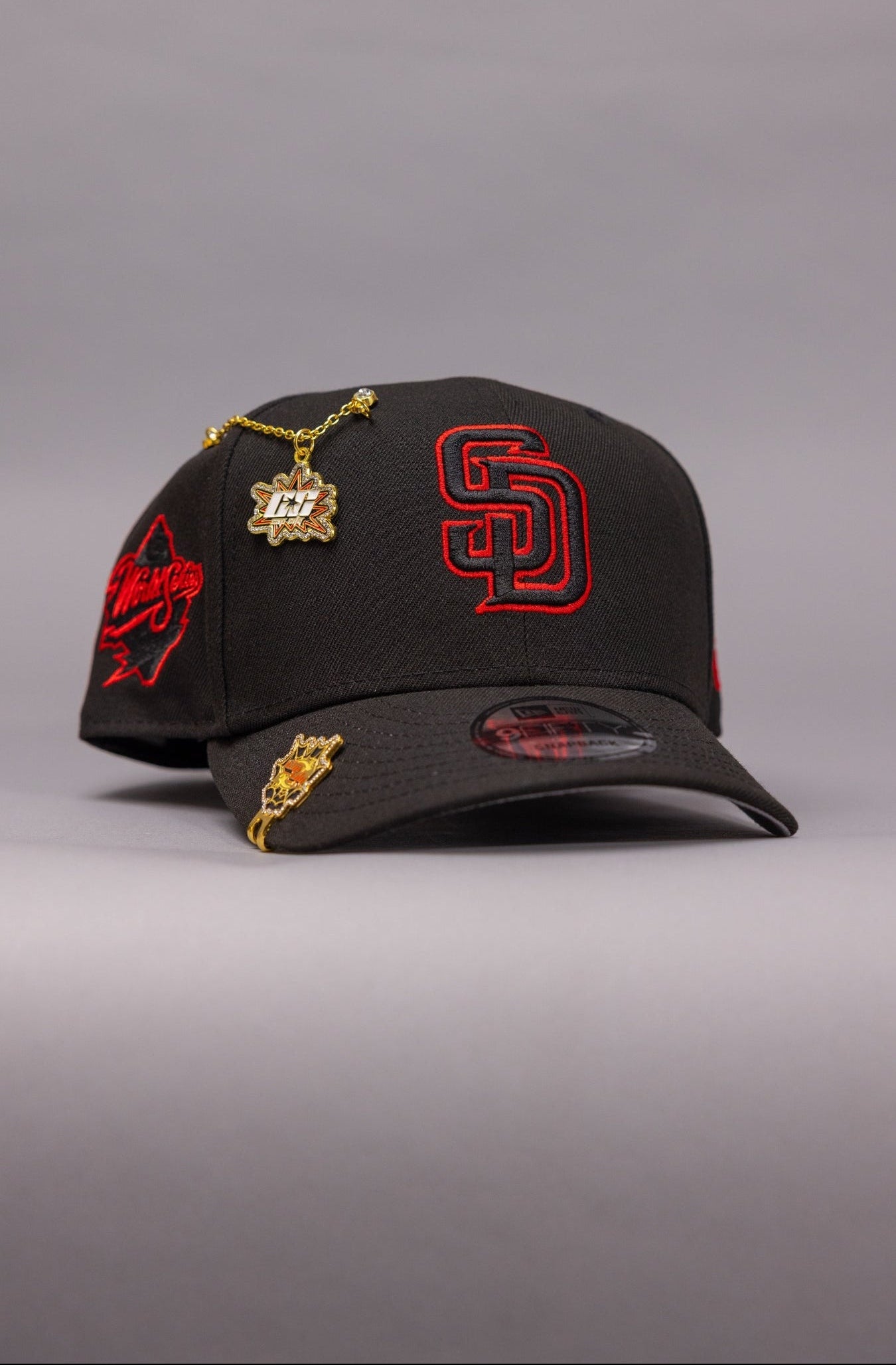 NEW ERA EXCLUSIVE 9FIFTY BLACKED OUT SAN DIEGO PADRES SNAPBACK W/ WORLD SERIES SIDE PATCH
