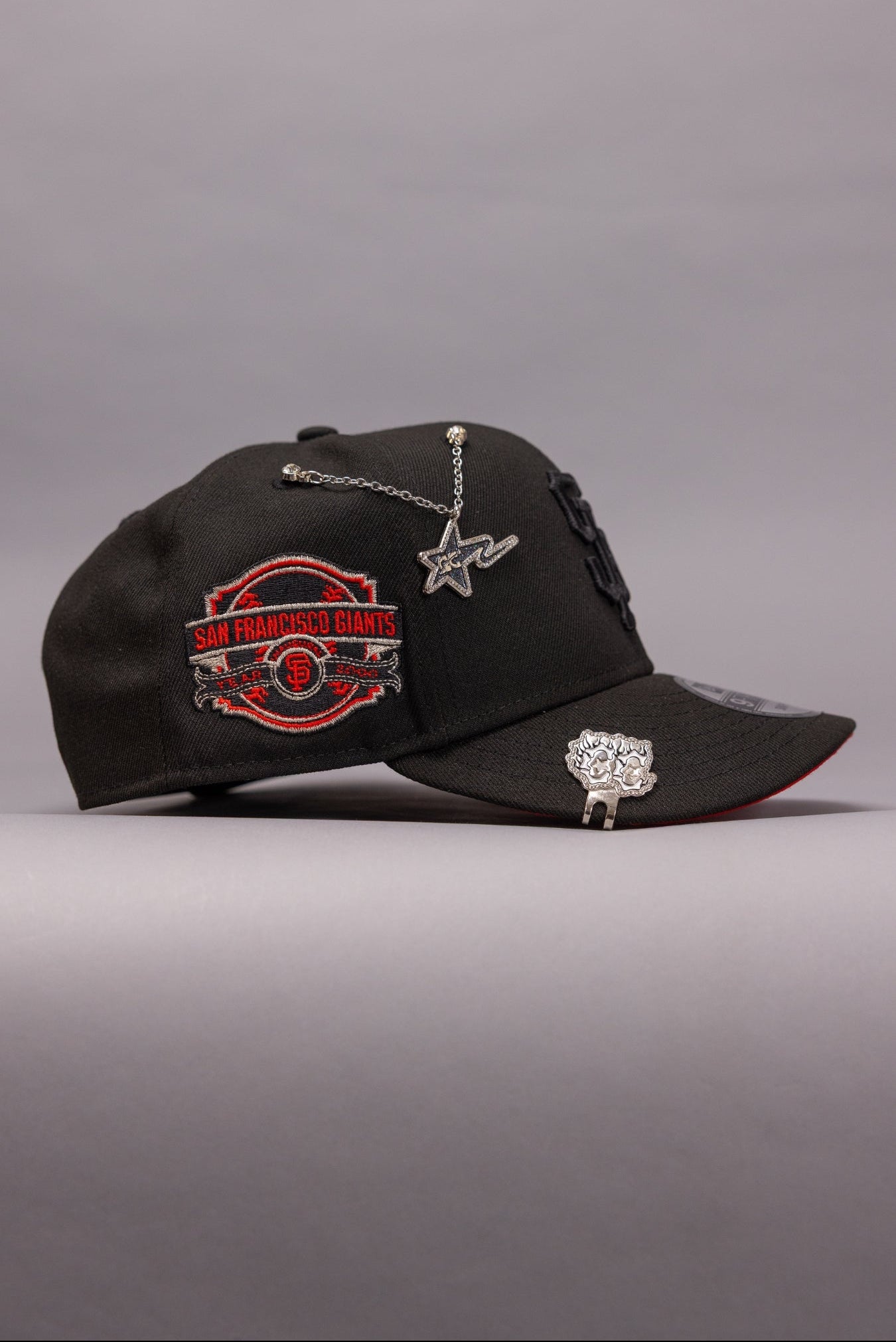 NEW ERA EXCLUSIVE 9FIFTY BLACKED OUT SAN FRANCISCO GIANTS SNAPBACK W/ "SF GIANTS" SIDE PATCH