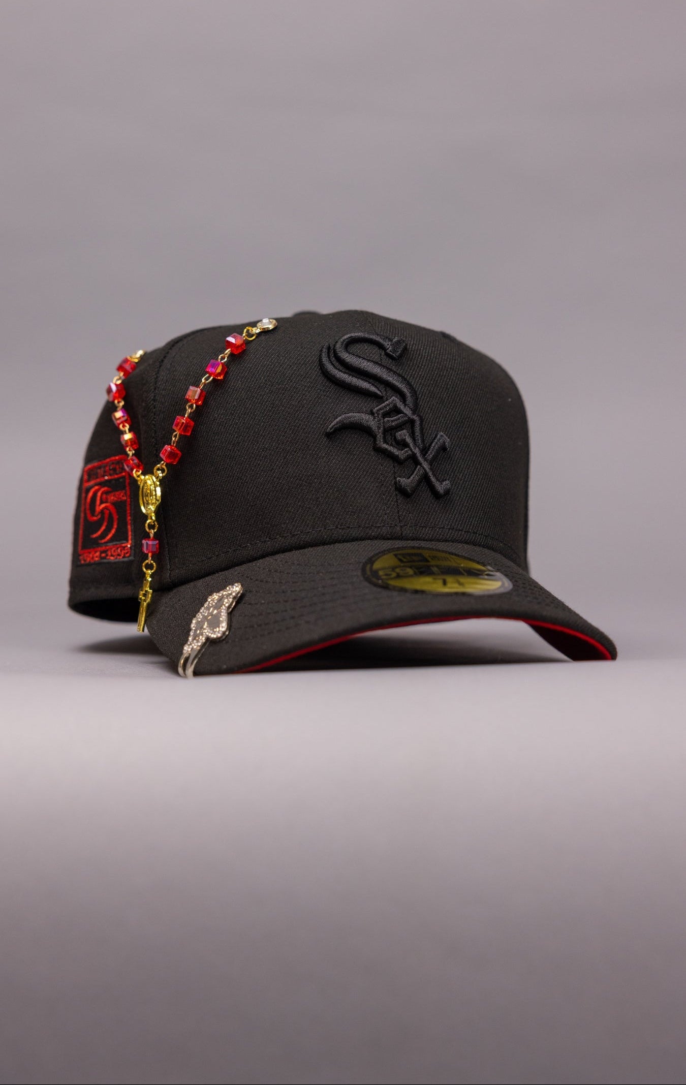 NEW ERA EXCLUSIVE 59FIFTY BLACKED OUT CHICAGO WHITE SOX W/ 95TH ANNIVERSARY SIDE PATCH