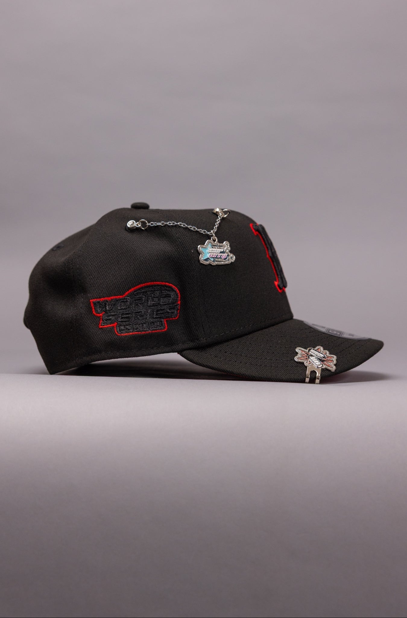 NEW ERA EXCLUSIVE 9FIFTY BLACKED OUT BOSTON RED SOX SNAPBACK W/ WORLD SERIES SIDE PATCH