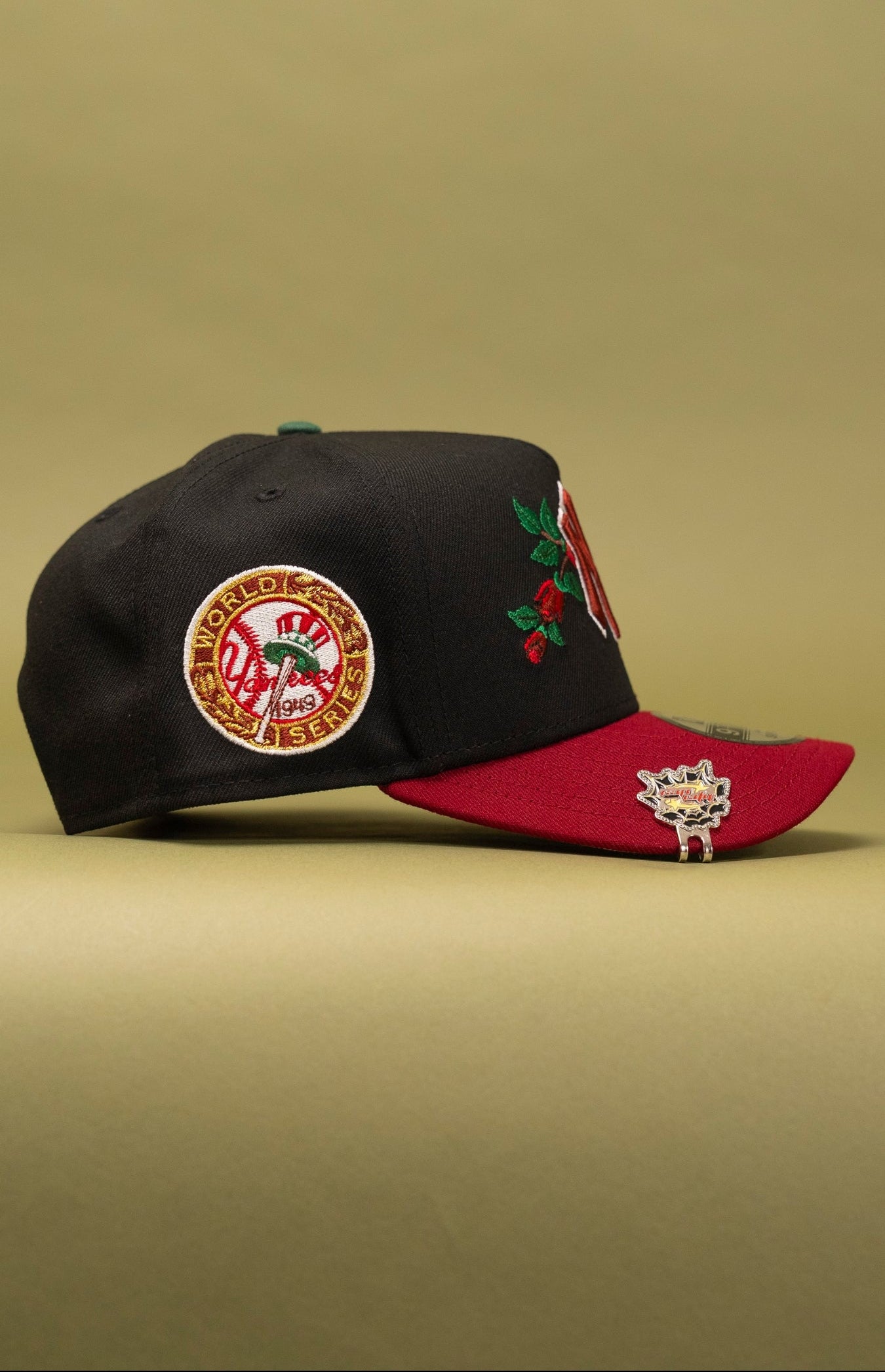 NEW ERA 9FIFTY A-FRAME BLACK/BURGUNDY NEW YORK YANKEES SNAPBACK W/ ROSE + WORLD SERIES SIDE PATCH