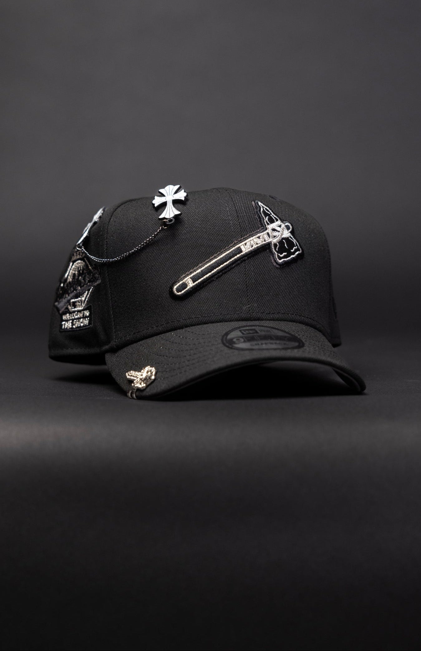 NEW ERA EXCLUSIVE 9FIFTY BLACK ATLANTA BRAVES SNAPBACK W/ WORLD SERIES SIDE PATCH