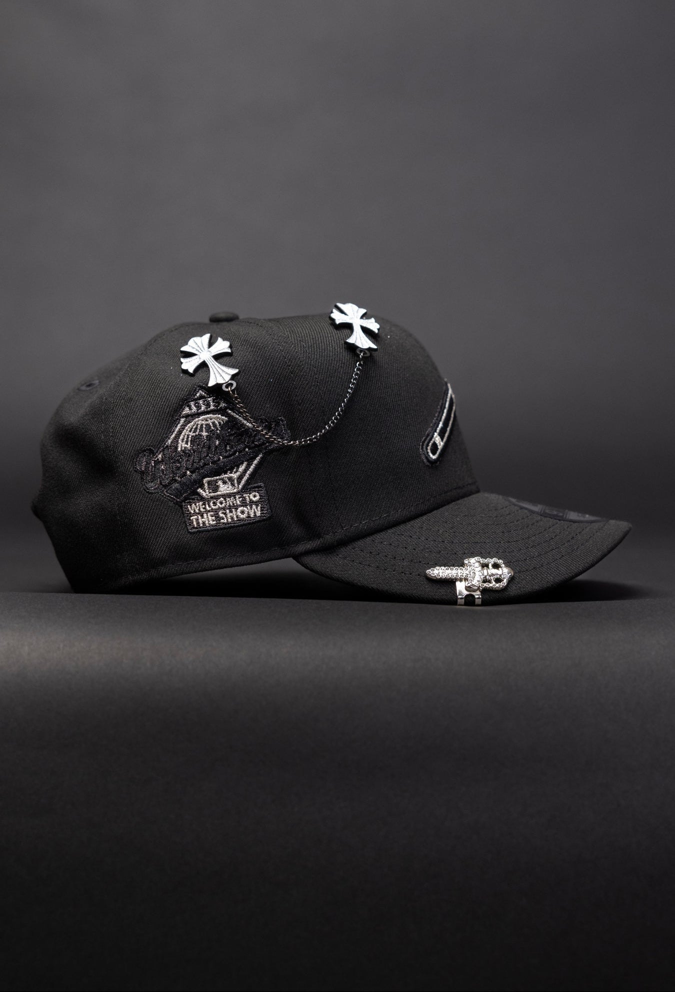 NEW ERA EXCLUSIVE 9FIFTY BLACK ATLANTA BRAVES SNAPBACK W/ WORLD SERIES SIDE PATCH