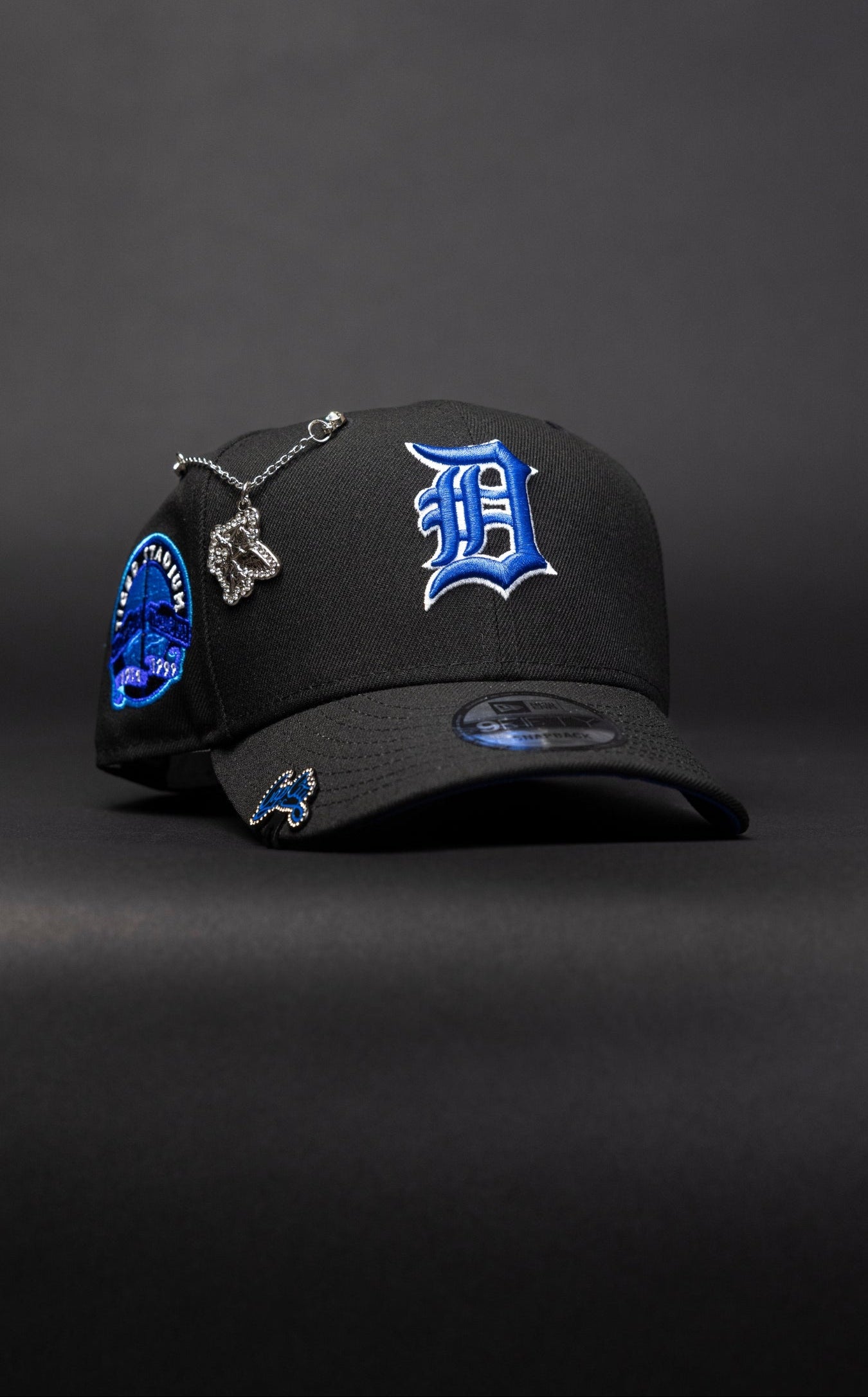 NEW ERA EXCLUSIVE 9FIFTY BLACK DETROIT TIGERS SNAPBACK W/ TIGER STADIUM SIDE PATCH
