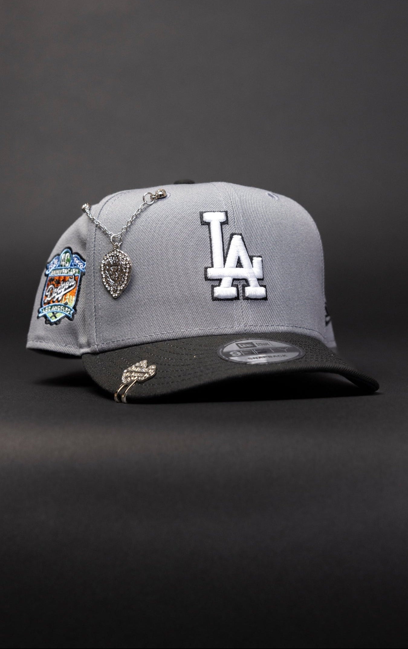 NEW ERA EXCLUSIVE 9FIFTY GREY/BLACK LOS ANGELES DODGERS SNAPBACK W/ 40TH ANNIVERSARY SIDE PATCH