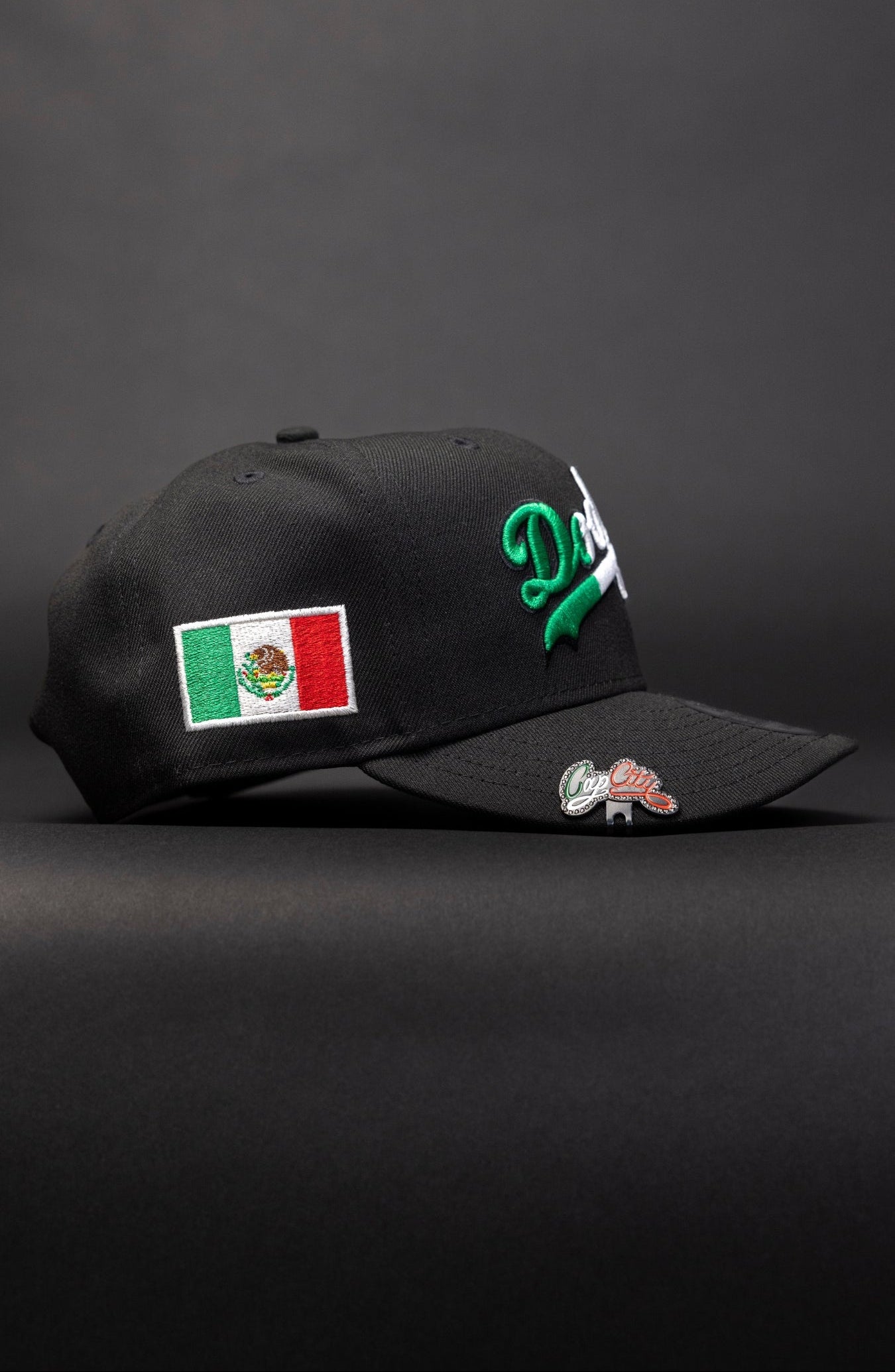 NEW ERA EXCLUSIVE 9FIFTY BLACK LOS ANGELES DODGERS SNAPBACK W/ MEXICAN FLAG LOGO + MEXICAN FLAG SIDE PATCH