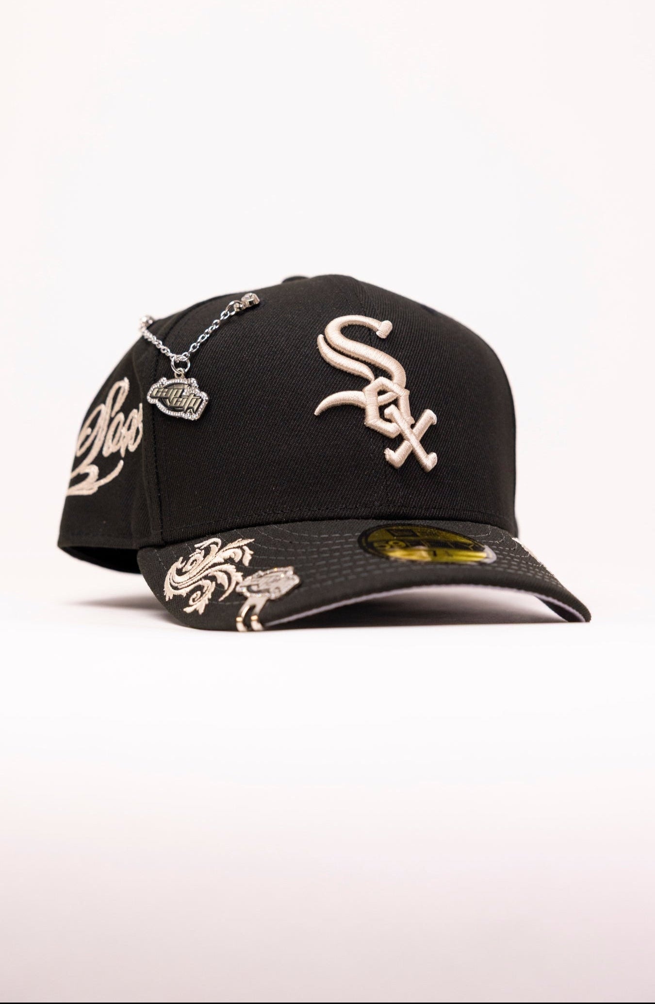 NEW ERA EXCLUSIVE 59FIFTY BLACK CHICAGO WHITE SOX W/ EMBROIDERY