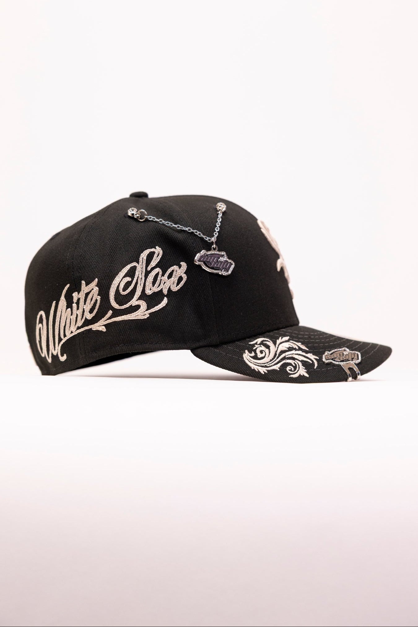 NEW ERA EXCLUSIVE 59FIFTY BLACK CHICAGO WHITE SOX W/ EMBROIDERY