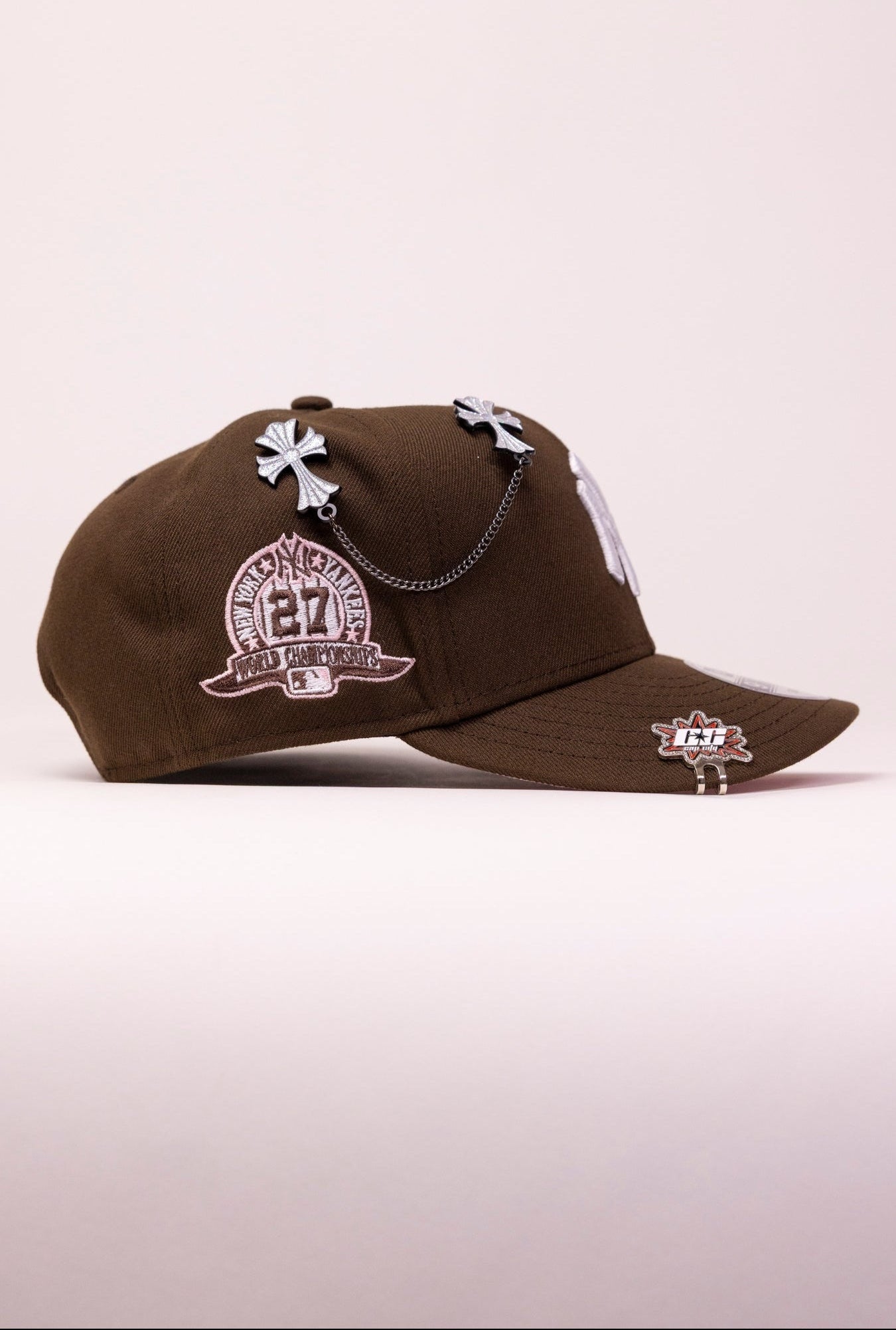NEW ERA EXCLUSIVE 9FIFTY BROWN NEW YORK YANKEES SNAPBACK W/ 27TH ANNIVERSARY SIDE PATCH