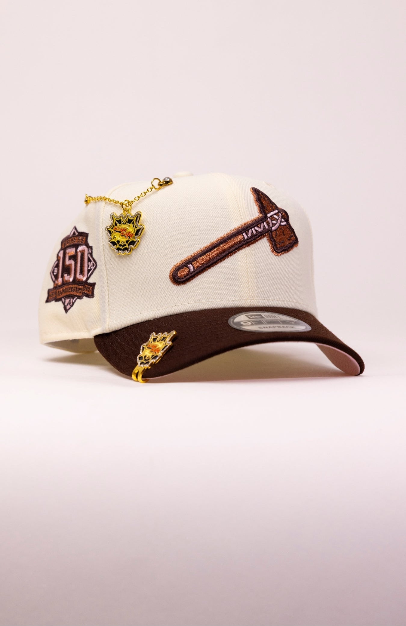 NEW ERA EXCLUSIVE 9FIFTY CHROME/BROWN ATLANTA BRAVES SNAPBACK W/ 150TH ANNIVERSARY SIDE PATCH