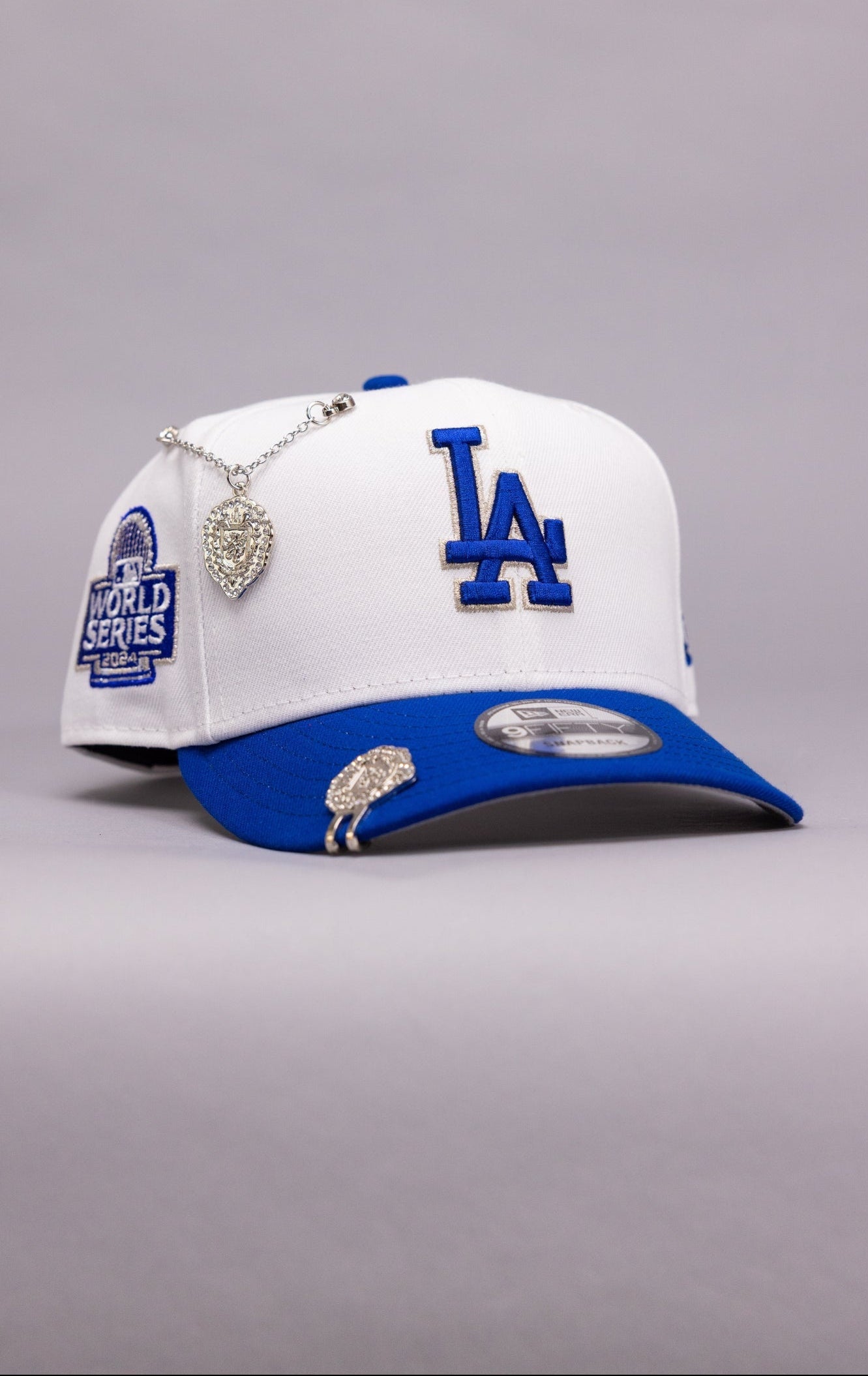 NEW ERA EXCLUSIVE 9FIFTY PEARL WHITE LOS ANGELES DODGERS SNAPBACK W/ WORLD SERIES SIDE PATCH