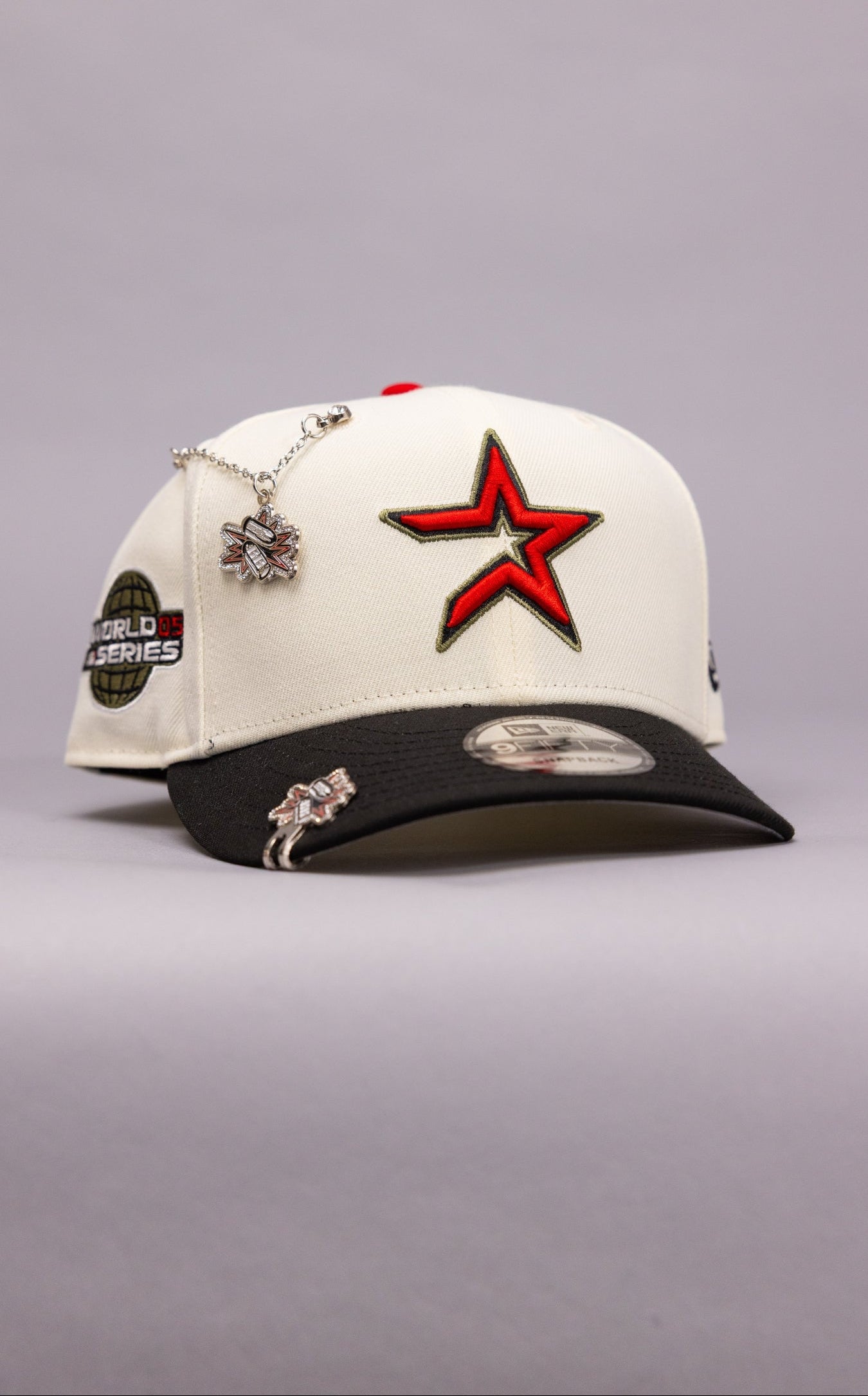 NEW ERA EXCLUSIVE 9FIFTY CHROME/BLACK HOUSTON ASTROS SNAPBACK W/ 05 WORLD SERIES SIDE PATCH