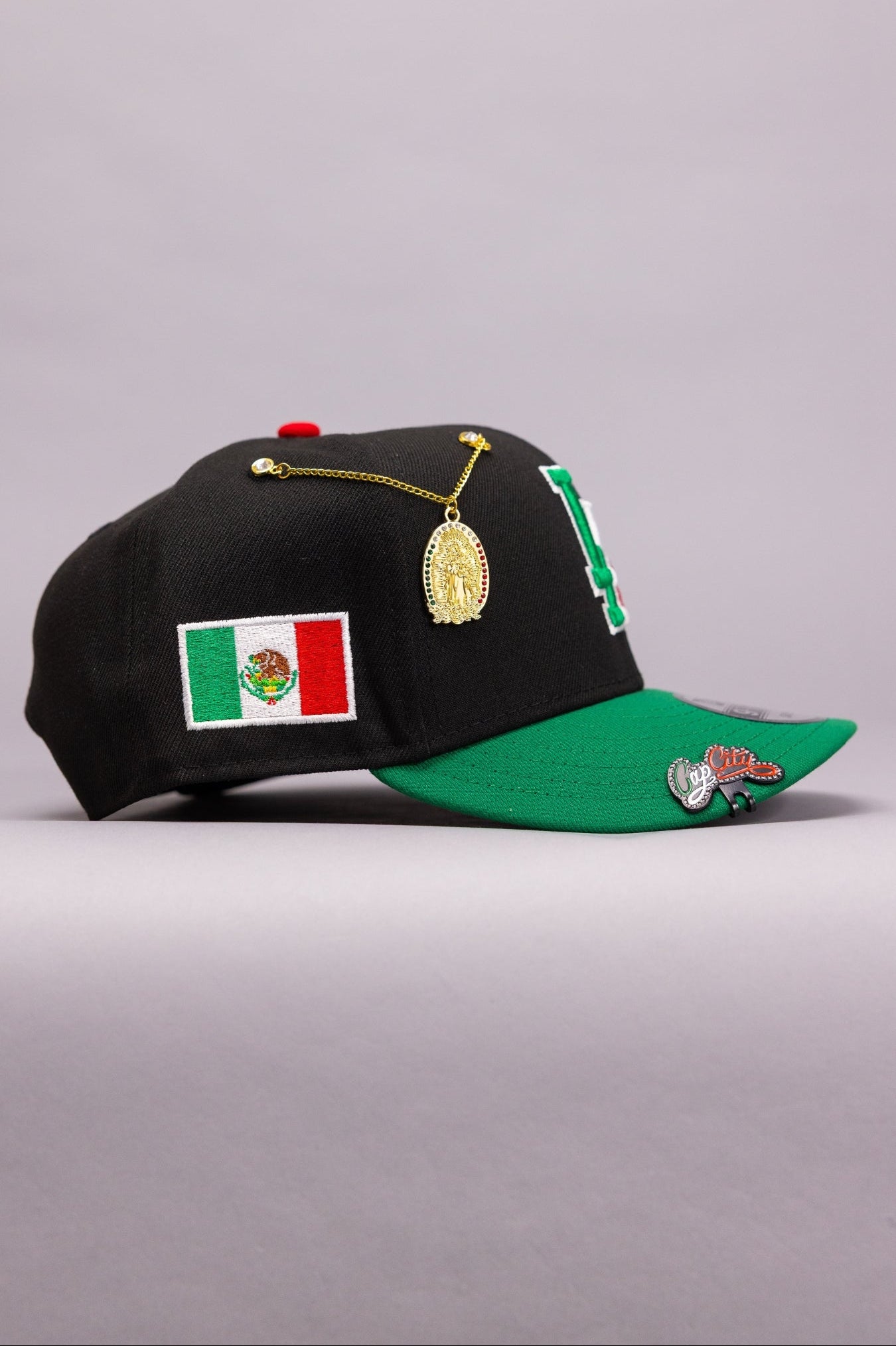 NEW ERA EXCLUSIVE 9FIFTY BLACK/GREEN LOS ANGELES DODGERS SNAPBACK W/ MEXICO FLAG LOGO + MEXICAN FLAG SIDE PATCH