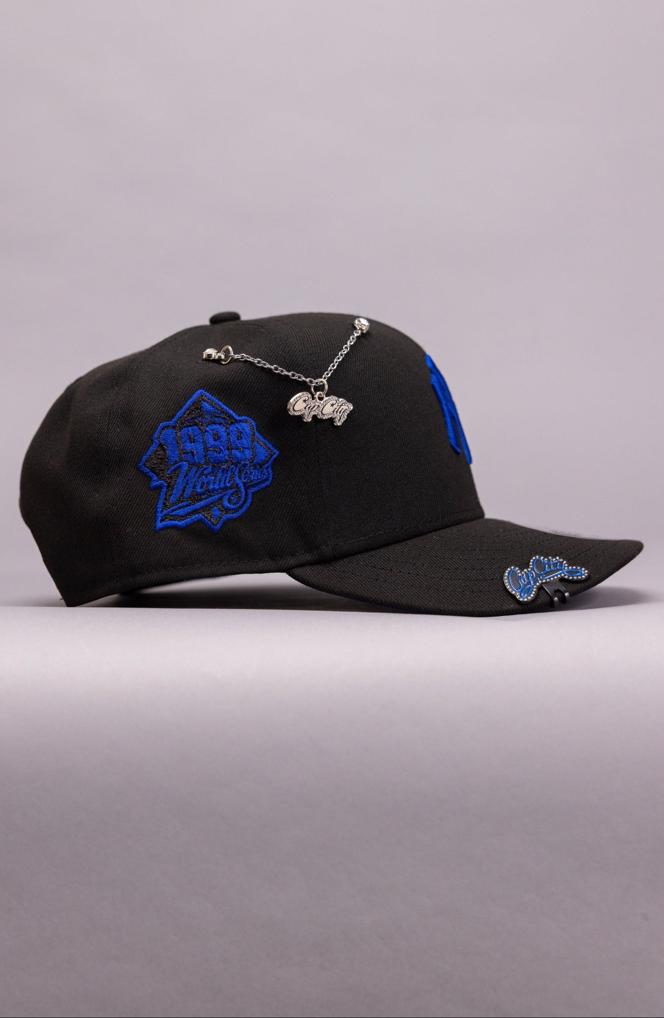 NEW ERA EXCLUSIVE 9FIFTY BLACK NEW YORK YANKEES SNAPBACK W/ 1999 WORLD SERIES SIDE PATCH