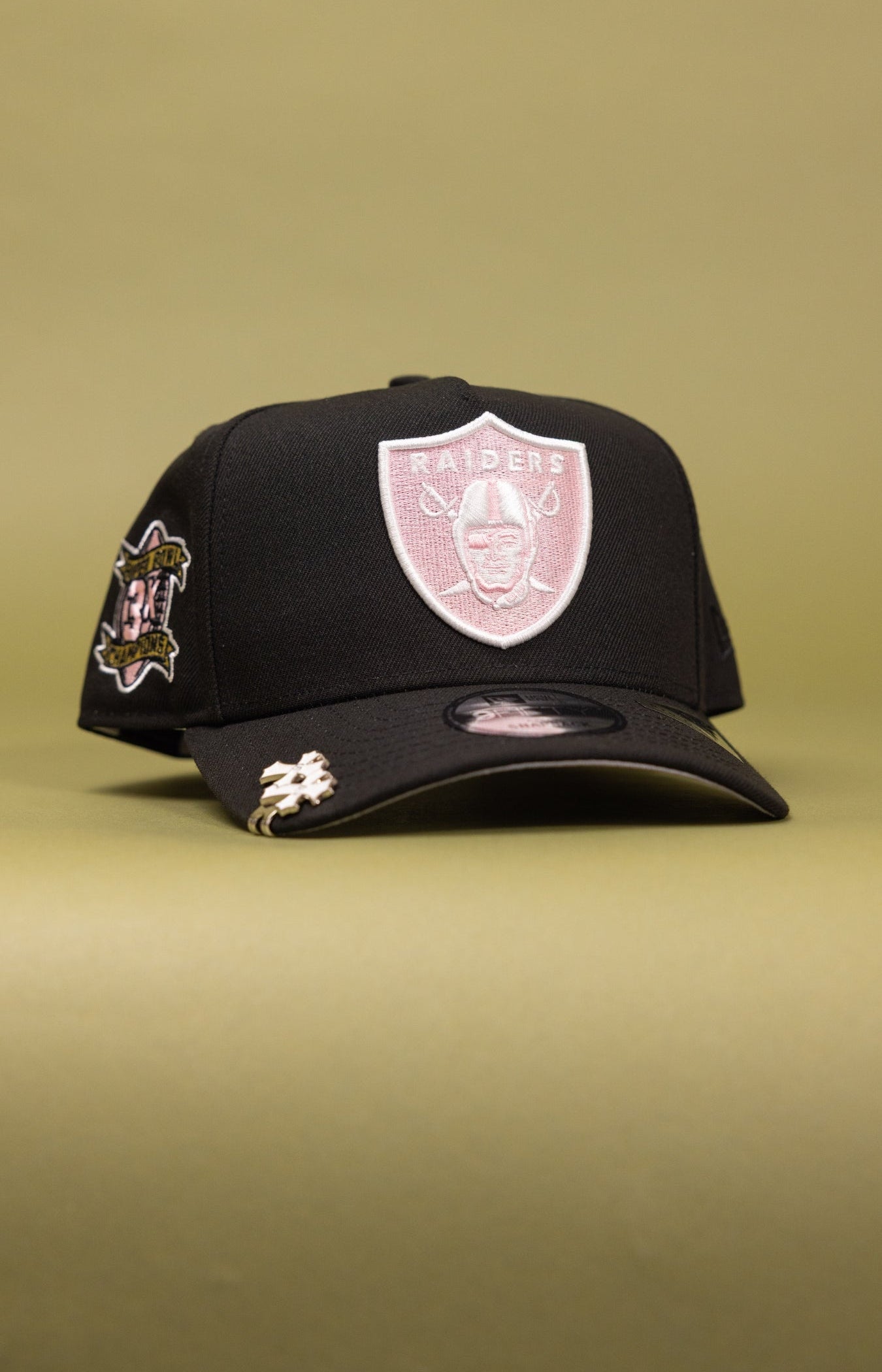 NEW ERA 9FIFTY A-FRAME BLACK LAS VEGAS RAIDERS W/ 30TH ANNIVERSARY SIDE PATCH