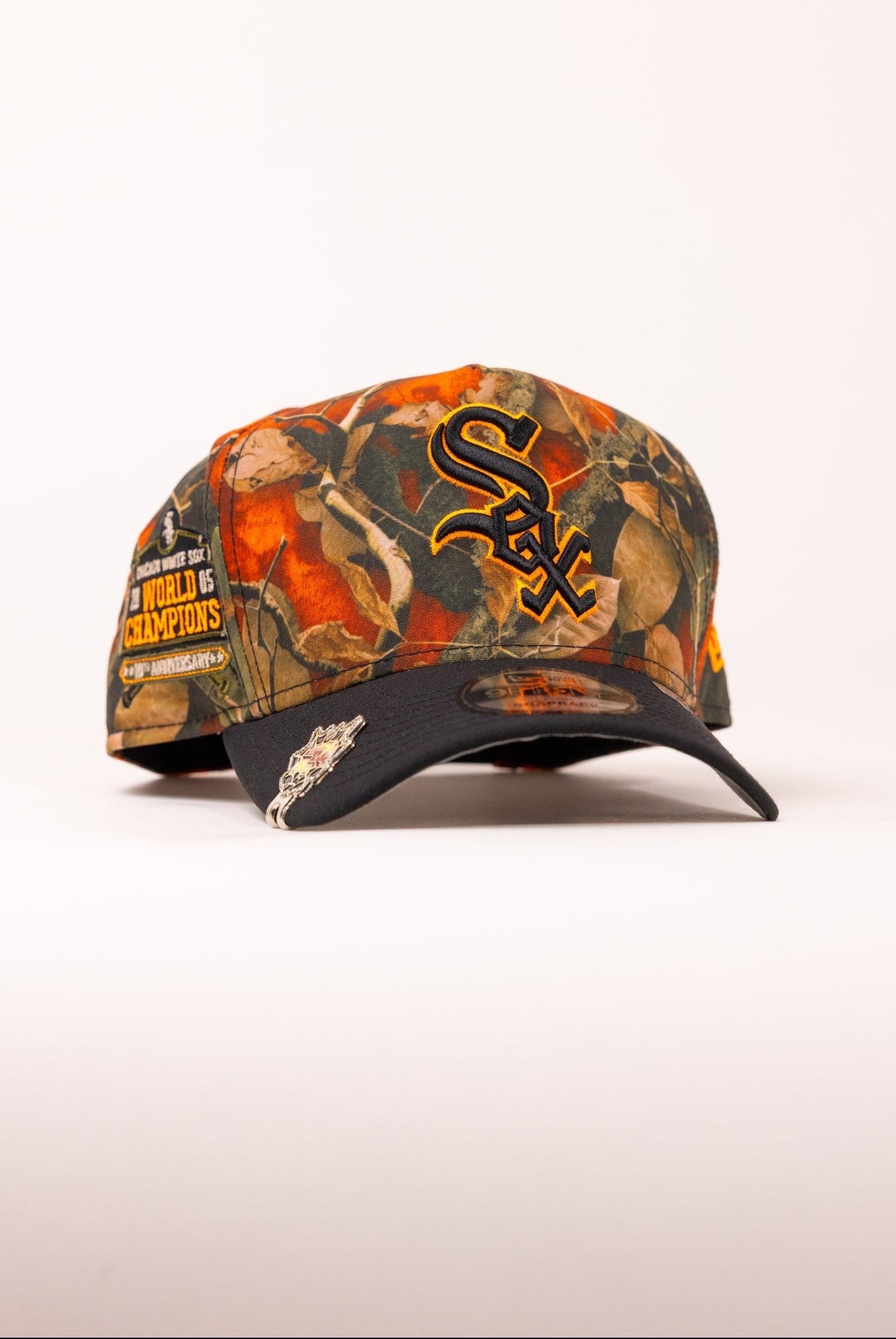 NEW ERA 9FIFTY A-FRAME REALTREE/BLACK CHICAGO WHITE SOX W/ WORLD CHAMPIONS SIDE PATCH
