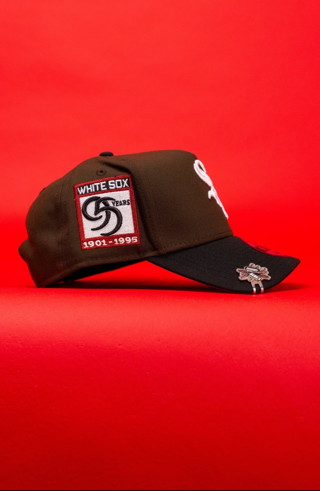 NEW ERA 9FIFTY A-FRAME BROWN/BLACK CHICAGO WHITE SOX SNAPBACK W/ 95TH ANNIVERSARY SIDE PATCH
