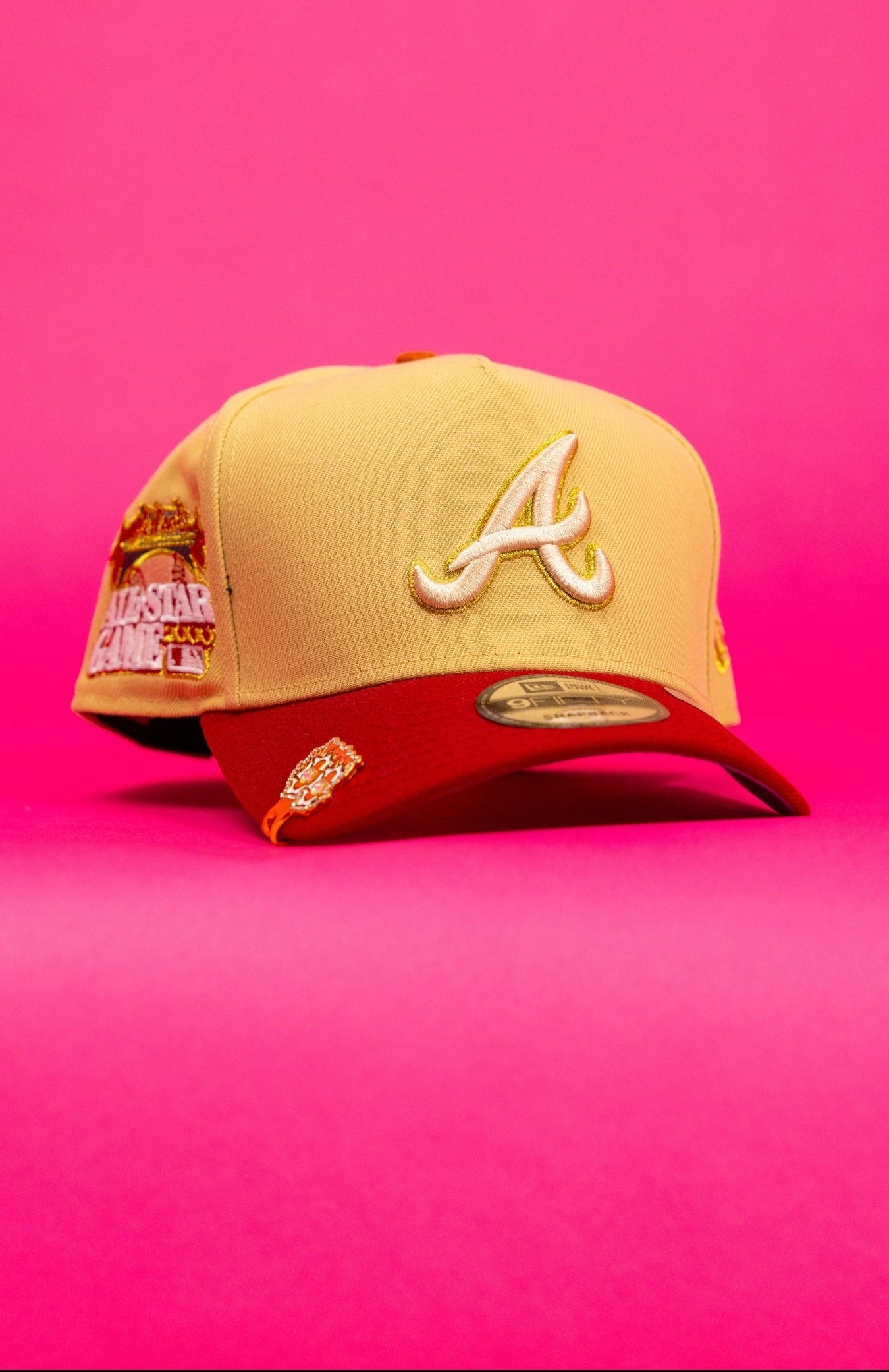 NEW ERA 9FIFTY A-FRAME VEGAS GOLD ATLANTA BRAVES SNAPBACK W/ 2000 ALL STAR GAME SIDE PATCH