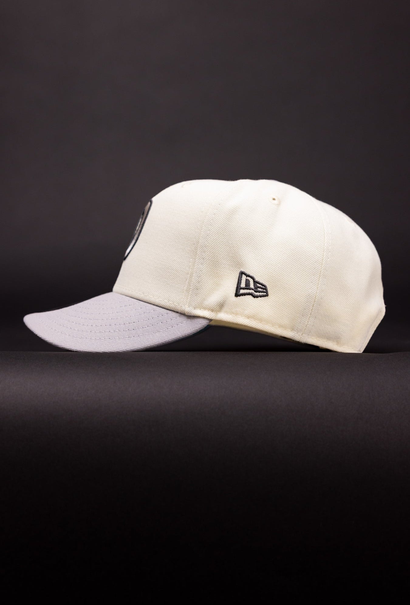 NEW ERA EXCLUSIVE 9FIFTY CHROME/GREY LOS ANGELES DODGERS SNAPBACK W/ 6
