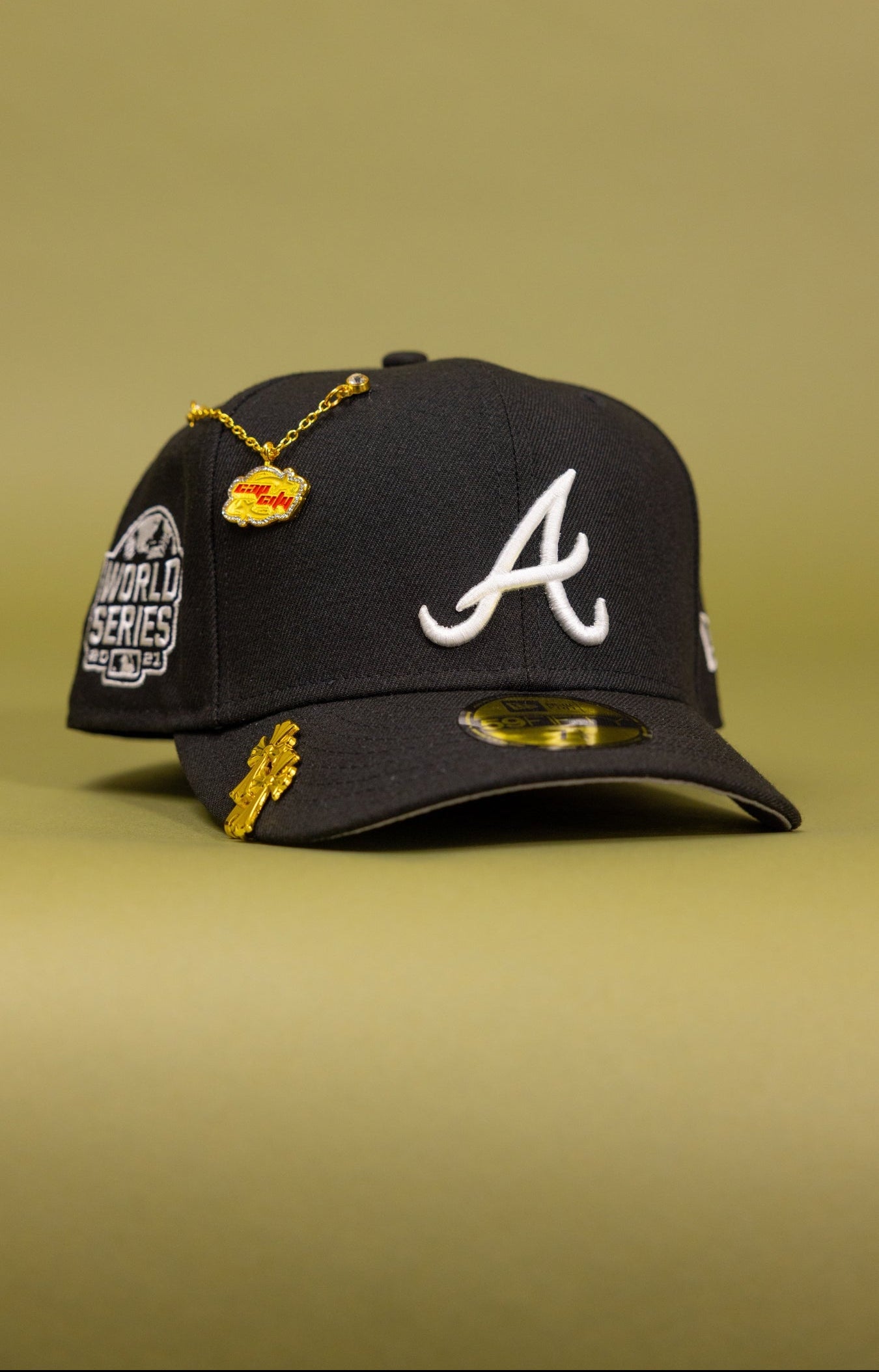 NEW ERA EXCLUSIVE 59FIFTY BLACK ATLANTA BRAVES W/ 2021 WORLD SERIES SIDE PATCH