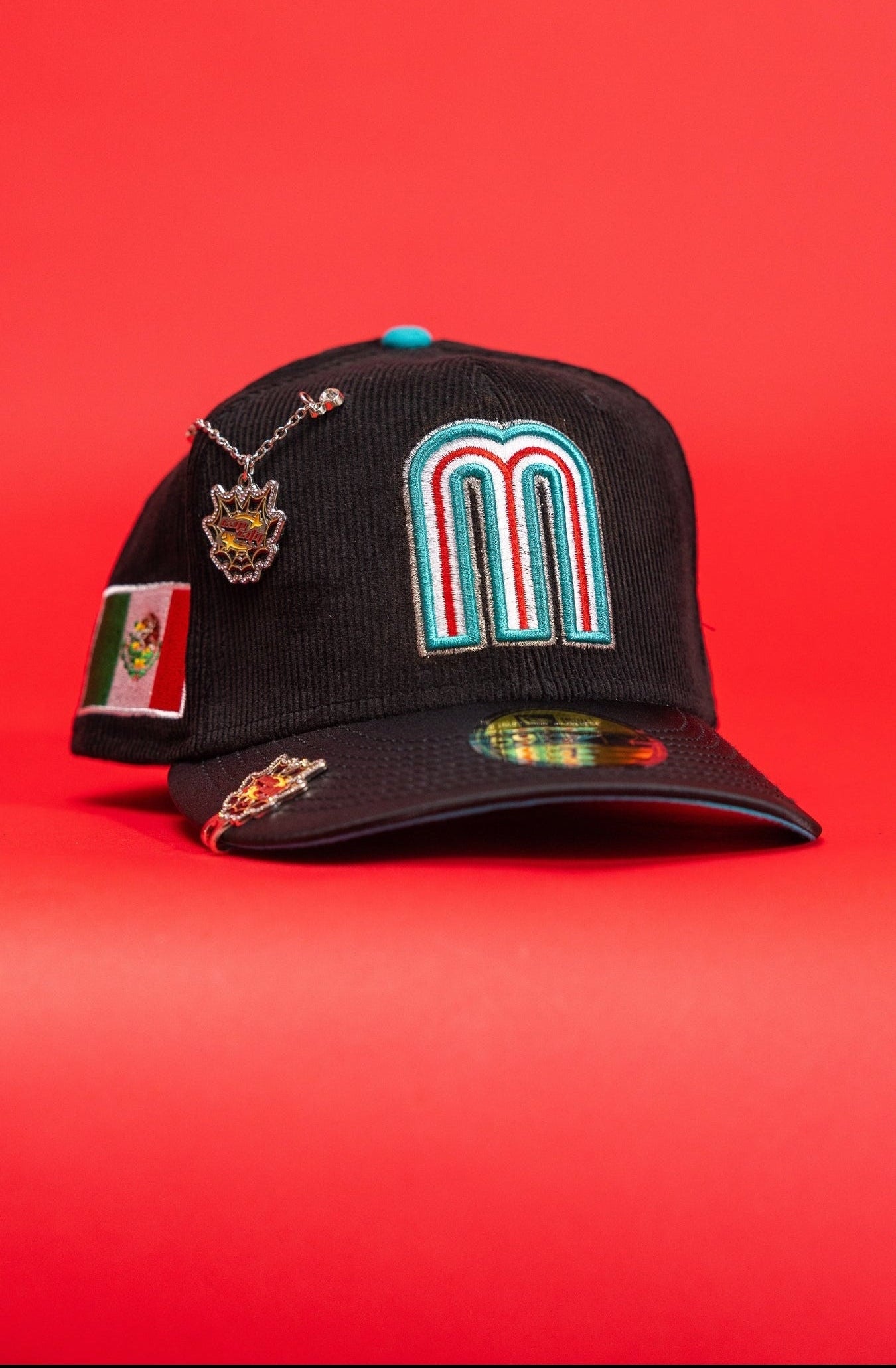 NEW ERA EXCLUSIVE 59FIFTY CORDUROY 2026 WBC MEXICO W/ "MEXICAN FLAG" SIDE PATCH
