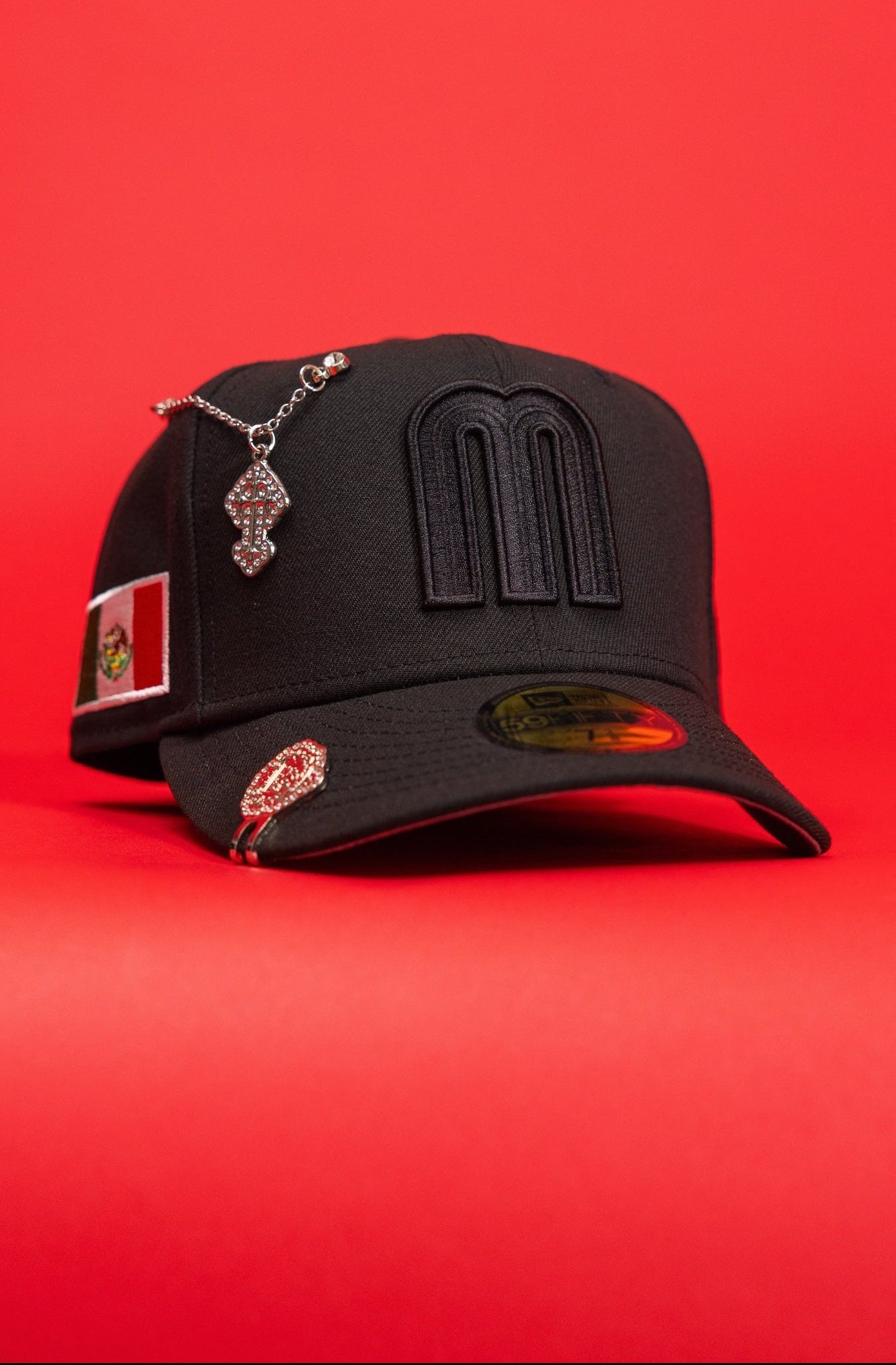 NEW ERA EXCLUSIVE 59FIFTY BLACKED OUT 2026 WBC MEXICO W/ "MEXICAN FLAG" SIDE PATCH