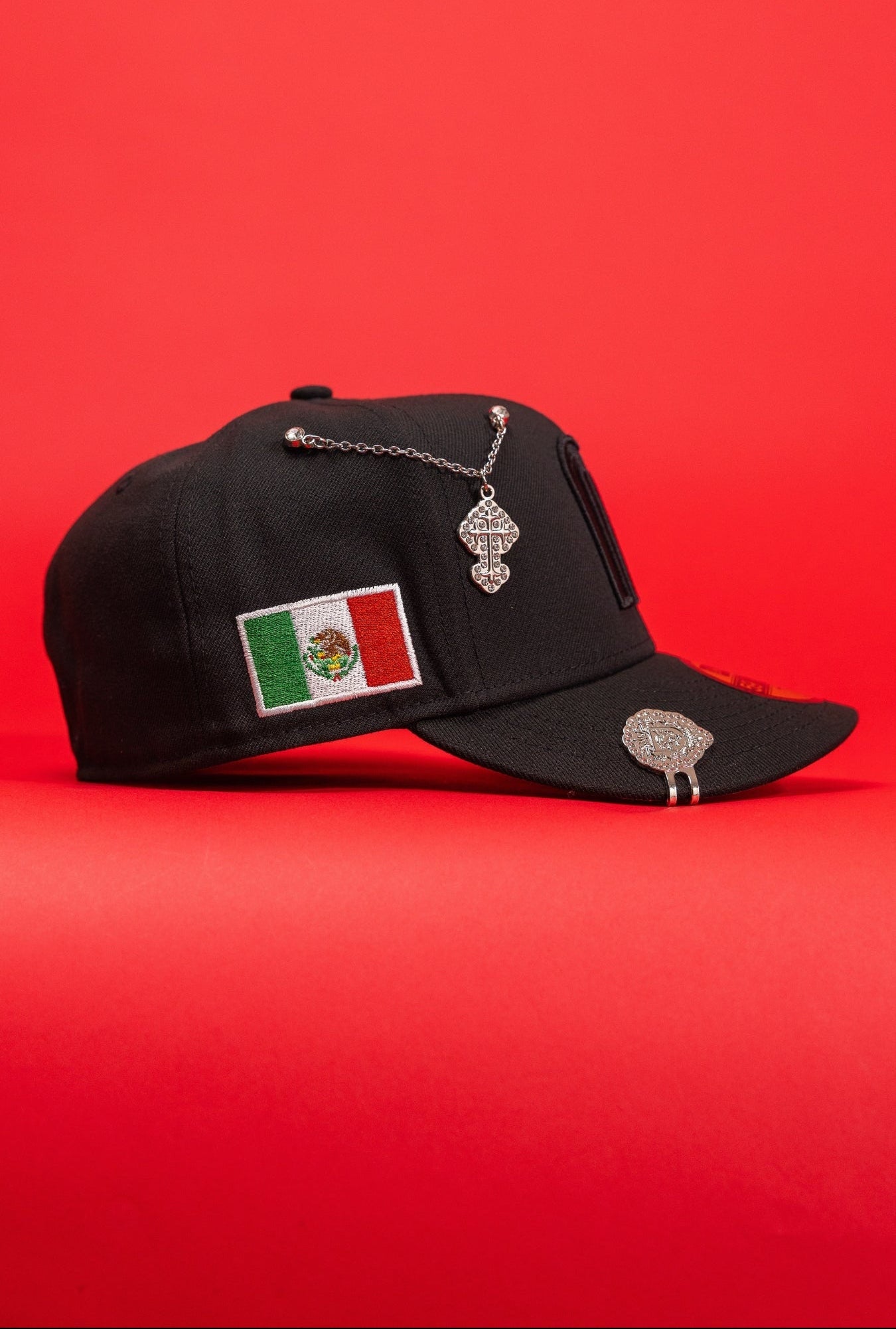 NEW ERA EXCLUSIVE 59FIFTY BLACKED OUT 2026 WBC MEXICO W/ "MEXICAN FLAG" SIDE PATCH