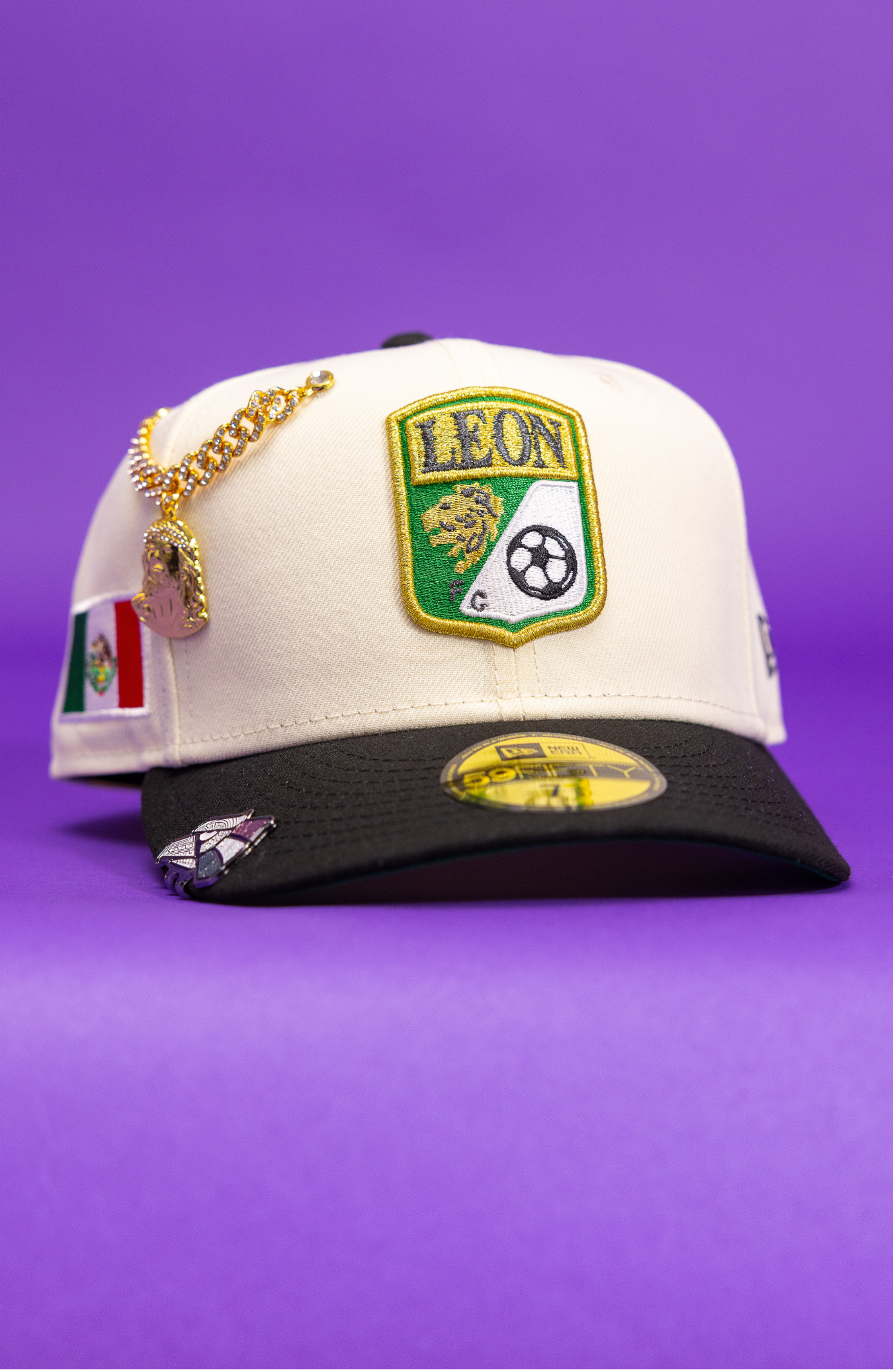 New Era Exclusive 59Fifty Chrome/Black Club Leon W/ Mexico Flag Side Patch