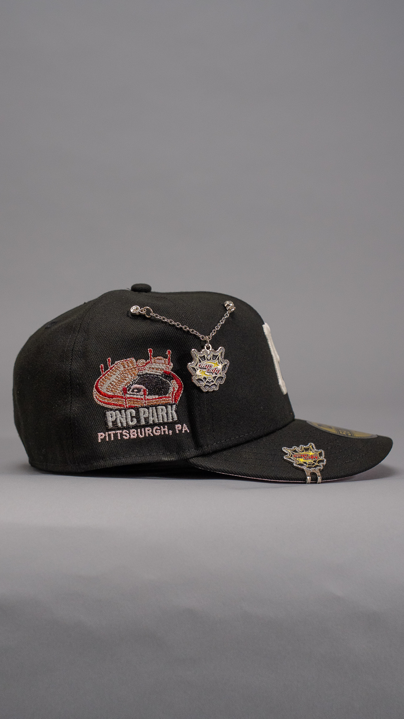 New Era Exclusive 59Fifty Black Pittsburgh Pirates W/ P.N.C. Park Side Patch