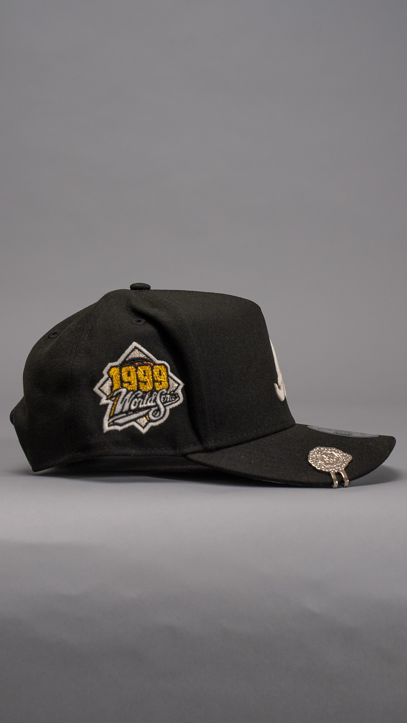 New Era 9Fifty A-Frame Black Atlanta Braves W/ 1999 World Series Side Patch