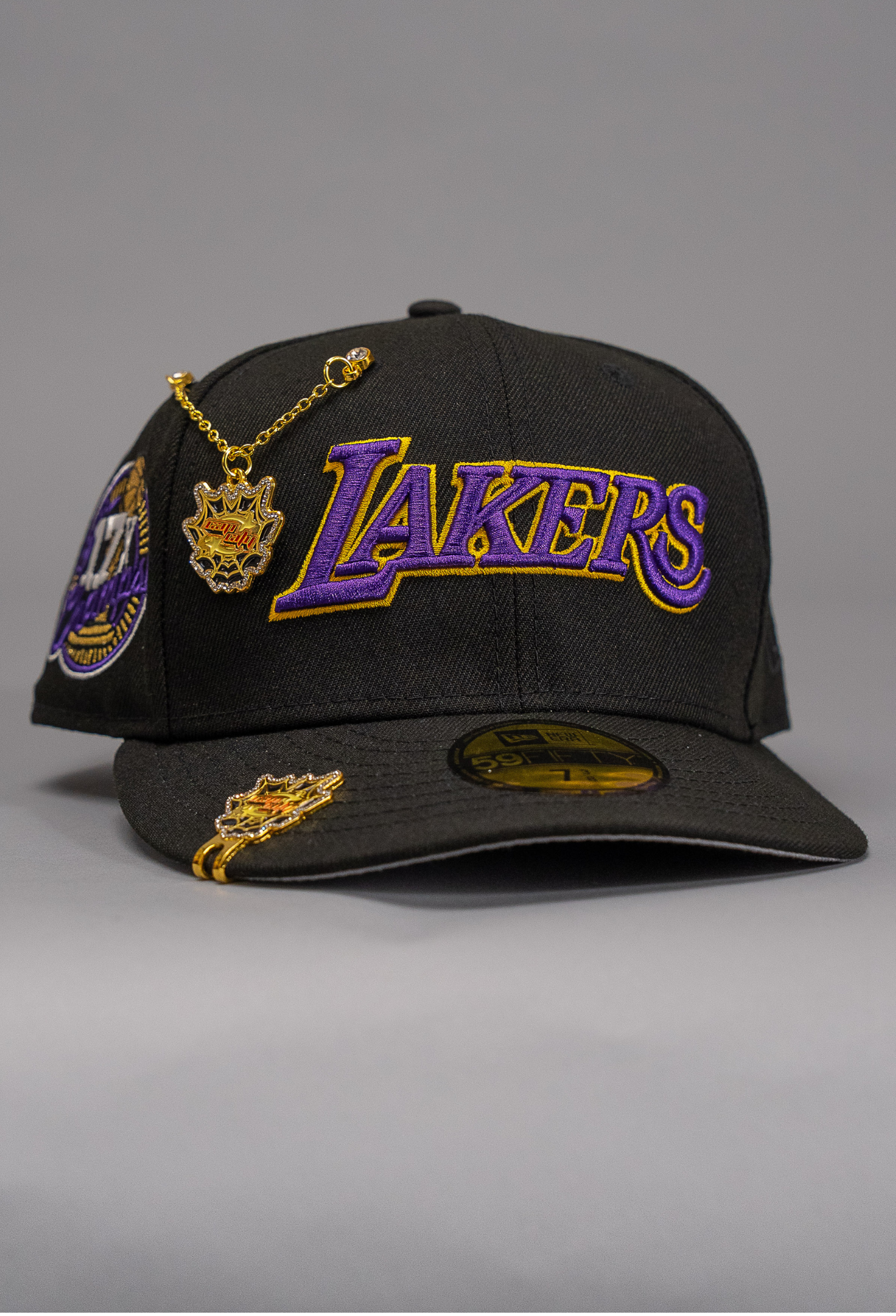 New Era Exclusive 59Fifty Black Los Angeles Lakers W/ 17x Champions Side Patch