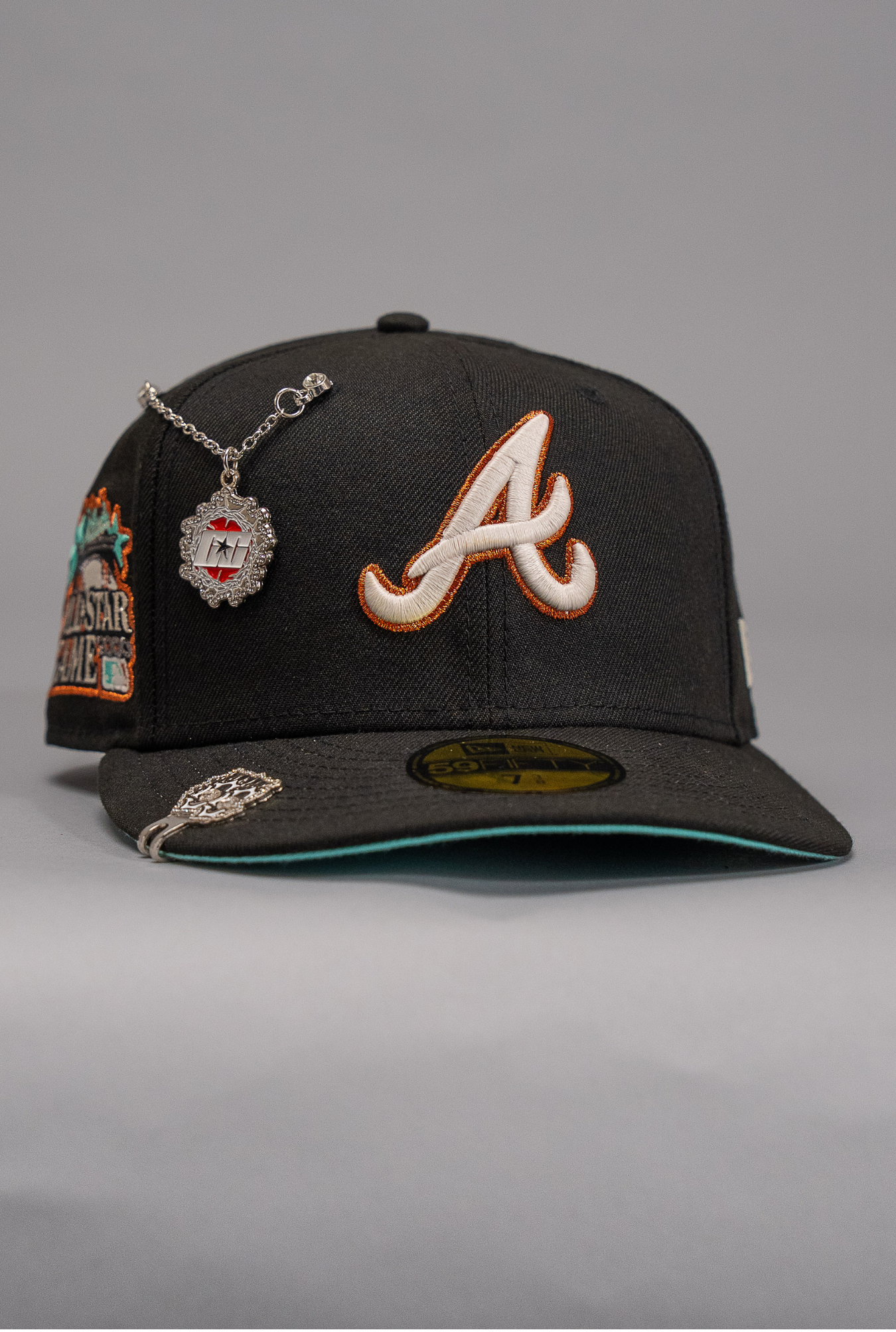 New Era Exclusive 59Fifty Black Atlanta Braves W/ 2000 All Star Game Side Patch