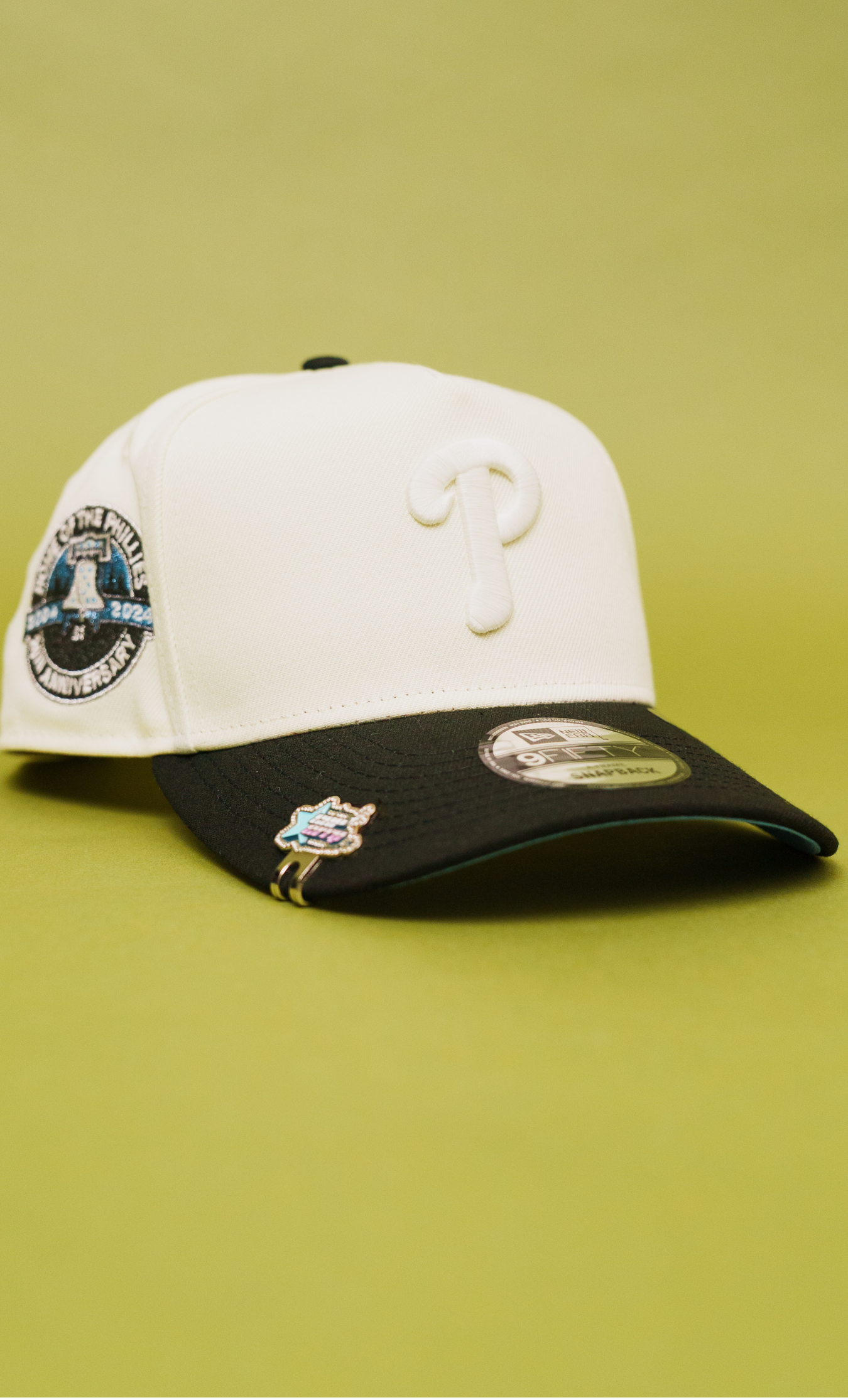 New Era 9Fifty A-Frame Chrome/Black Philadelphia Phillies Snapback W/ Home Of The Phillies Side Patch
